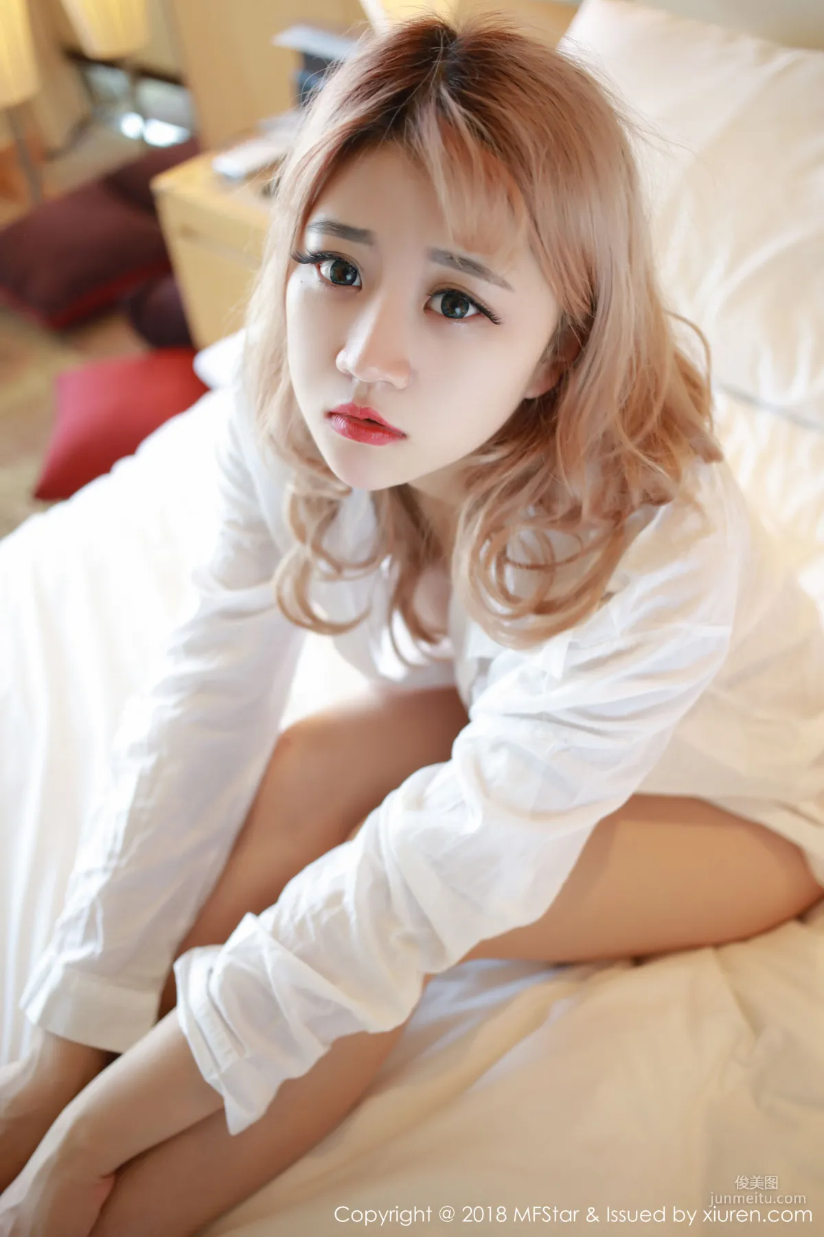 Jingjing tobey Skin Like Fine Jade Golden Hair Beauty [MFStar] Vol.120 Photo Set photo 28
