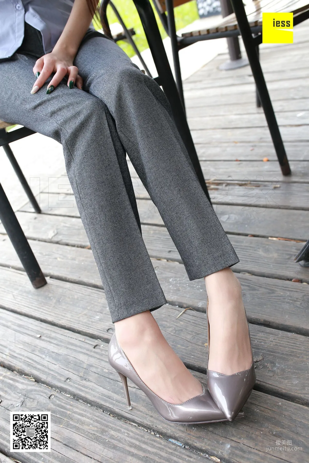 Shuang Shuang, Mature Woman Short Stockings and Suit Pants [IESS] Silk Enjoyer 231 Photo Set photo 37