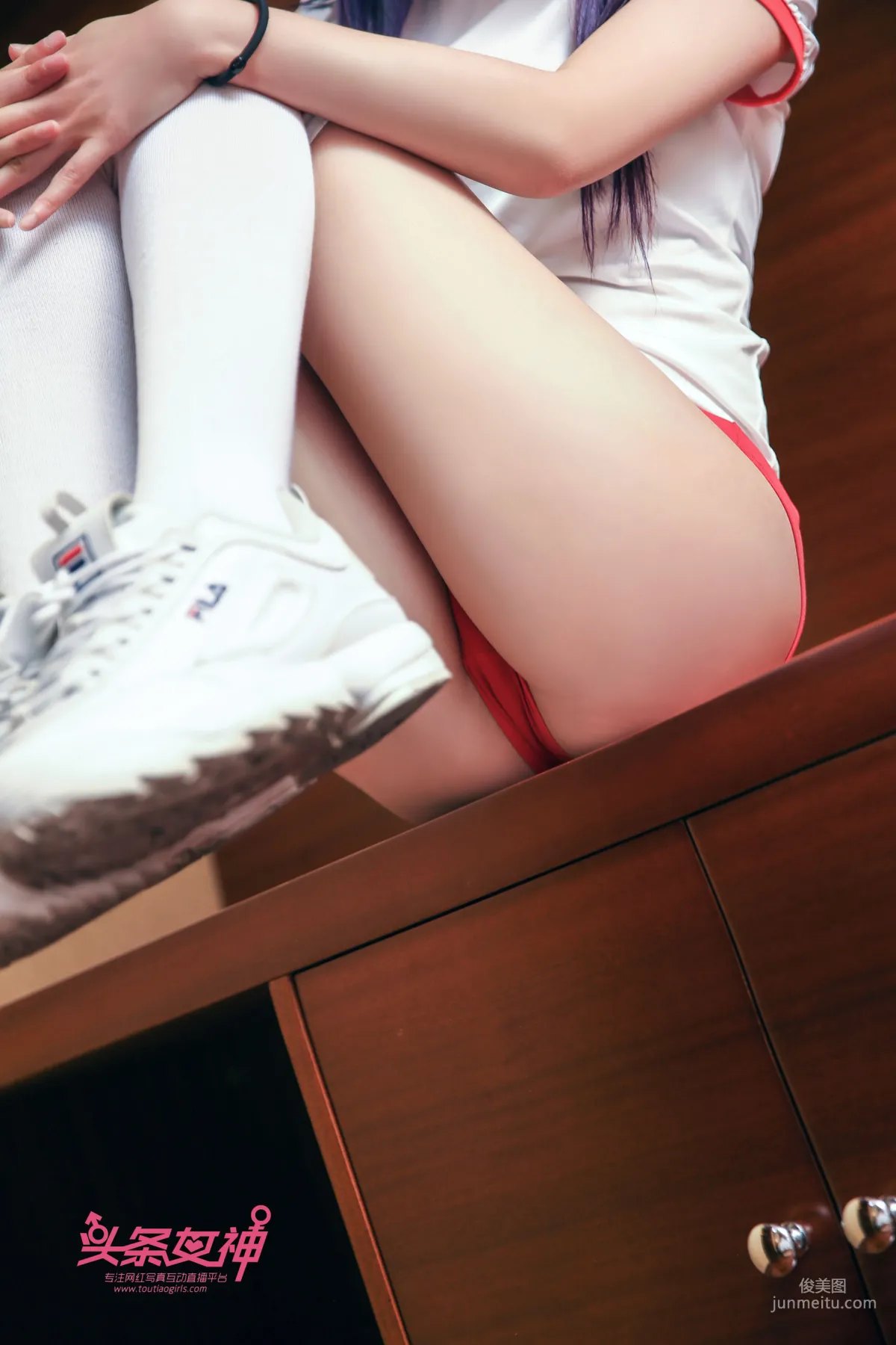 Mi Xue & Jin Zi, You at the Same Desk [TouTiao Goddess] Photo Set photo 6