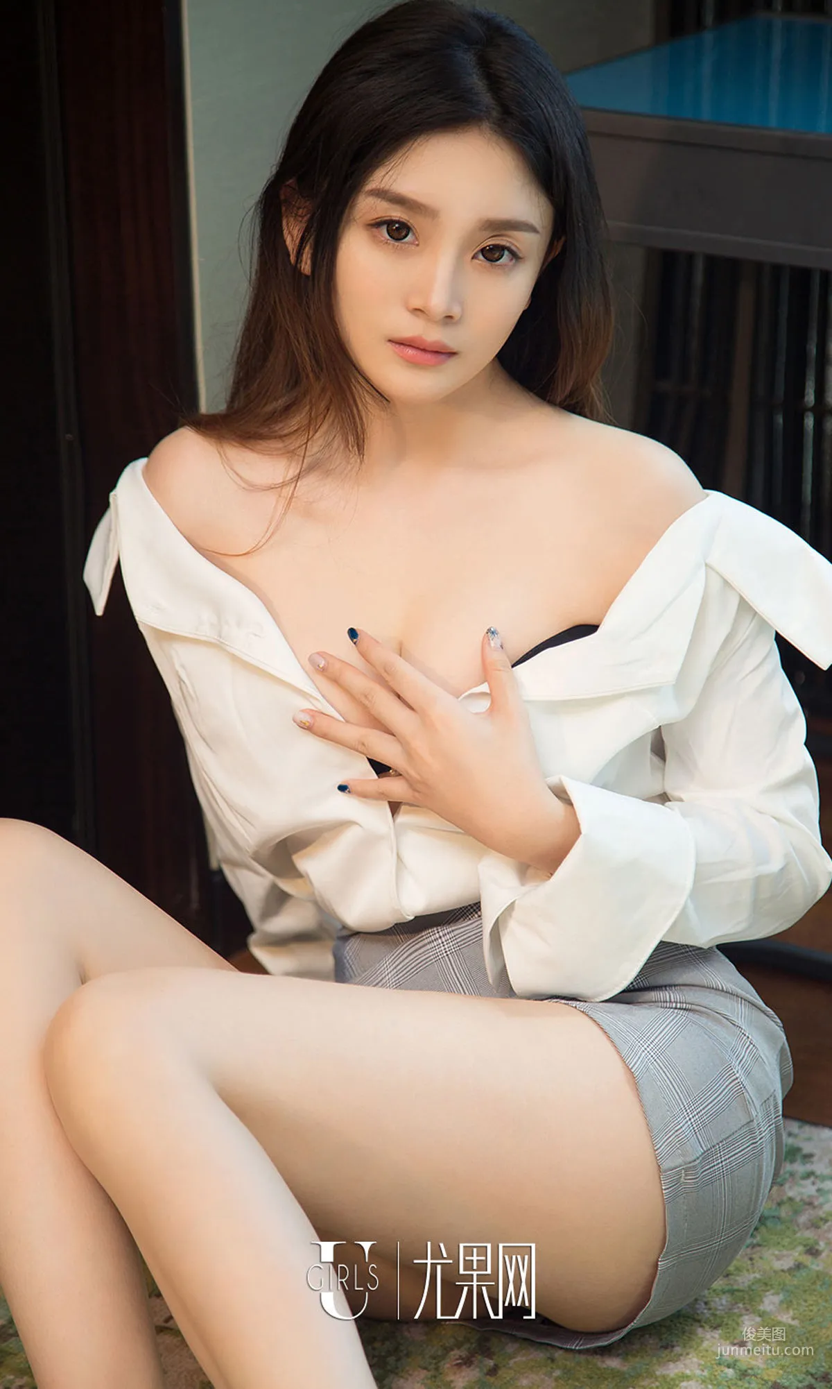 Mina《不一样的文静》 [尤果圈爱尤物] No.1112 写真集17