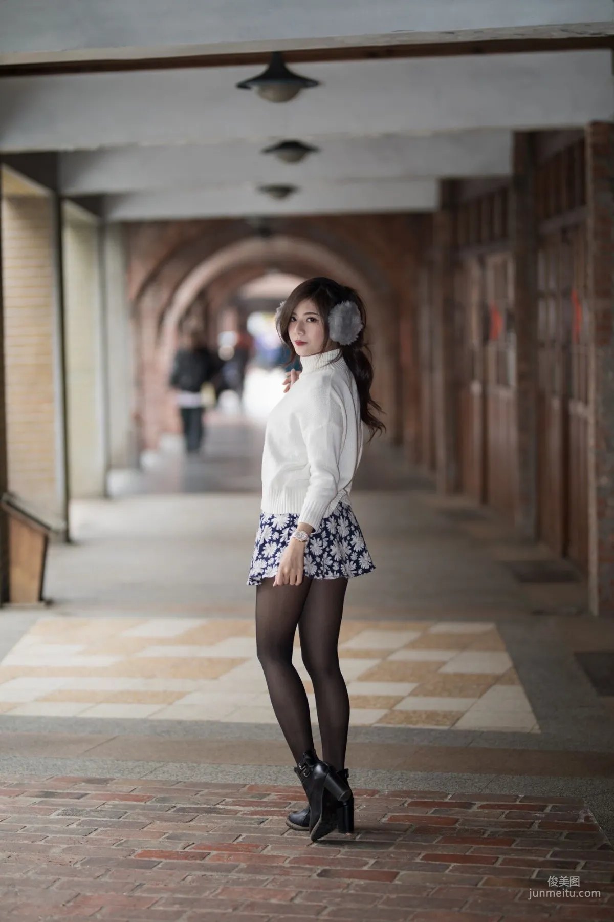 [Taiwan Beauties] Chubby Fang - 3 Outfits Black Stockings Street Snap Photo Set photo 53