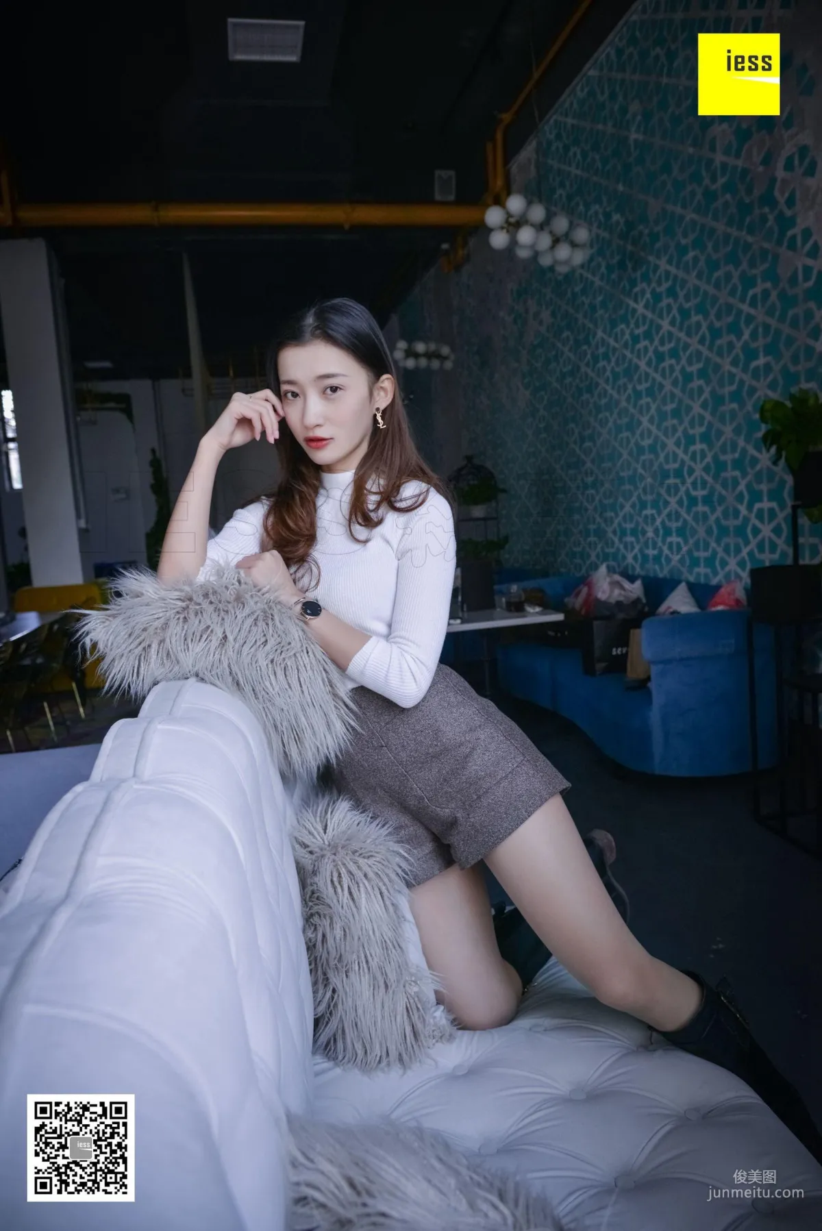 Qiuqiu, Dancing Girl in Leather Boots [IESS] Silk Enjoyer 217 Photo Set photo 12