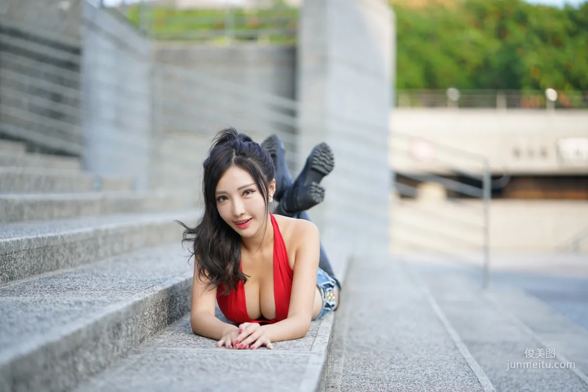 [Taiwan Beauties] Zhao Yun Syuan, Taichung Art Museum Denim Long Boots Street Snap Photo Set photo 6