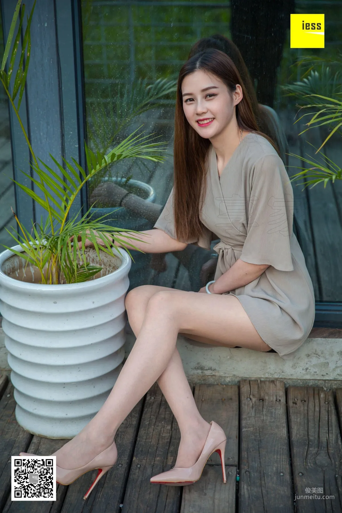 Jiu Mei, Jiu Mei's Nude High Heels Journey [IESS] Si Xiang Jia 229 Photo Set photo 47