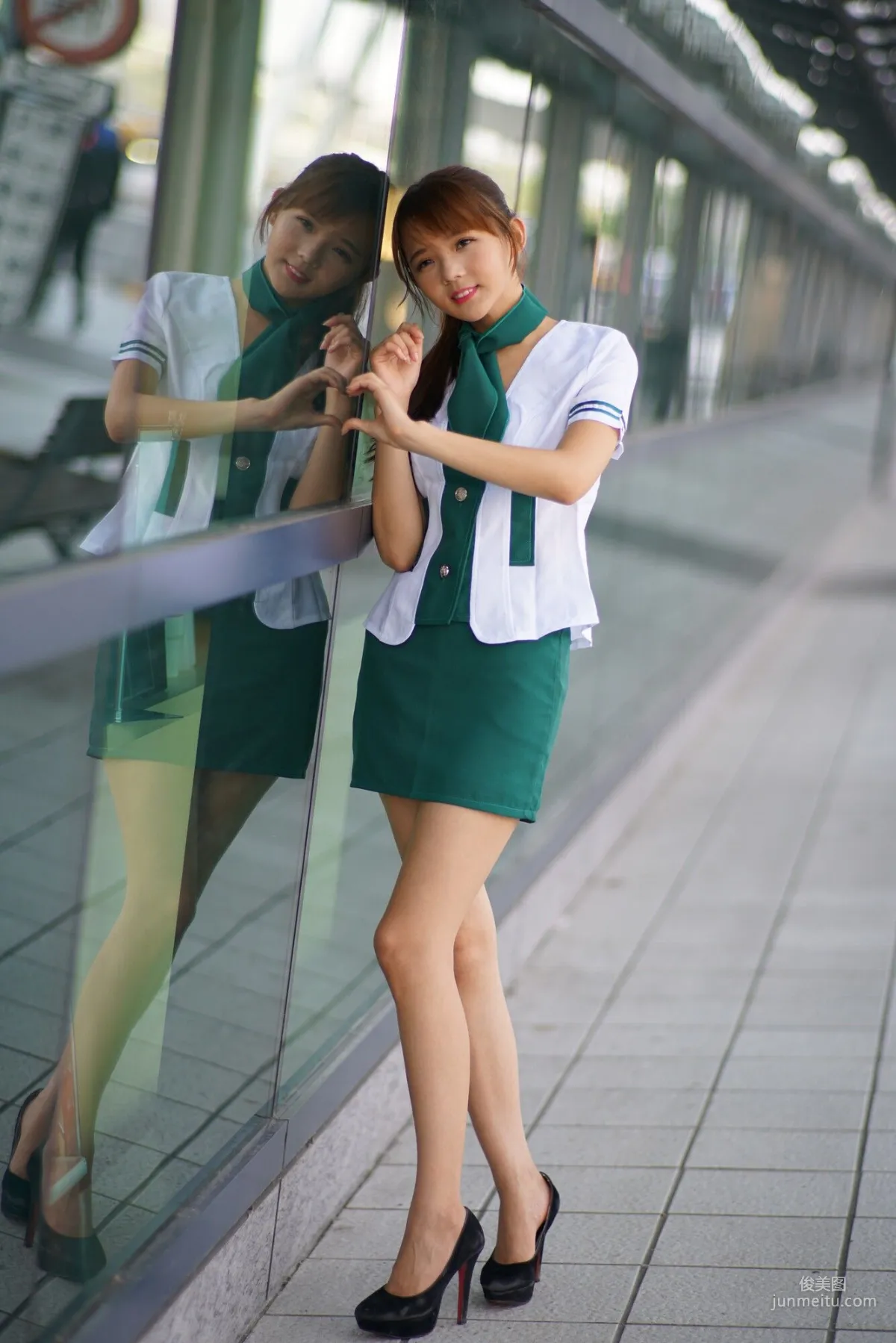 [Taiwan Beauties] Su Yuyuan Wuri High Speed Rail - Flight Attendant Uniform Photo Set photo 37