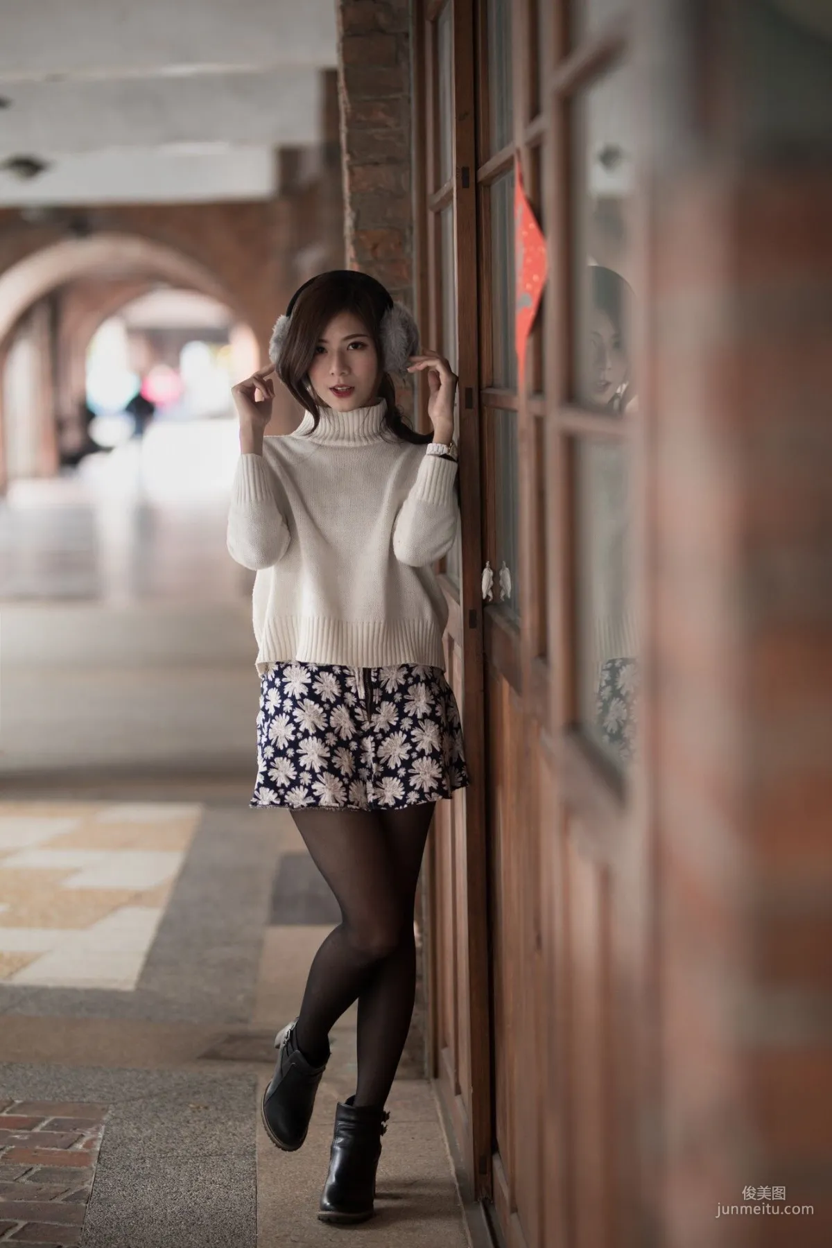 [Taiwan Beauties] Chubby Fang - 3 Outfits Black Stockings Street Snap Photo Set photo 55