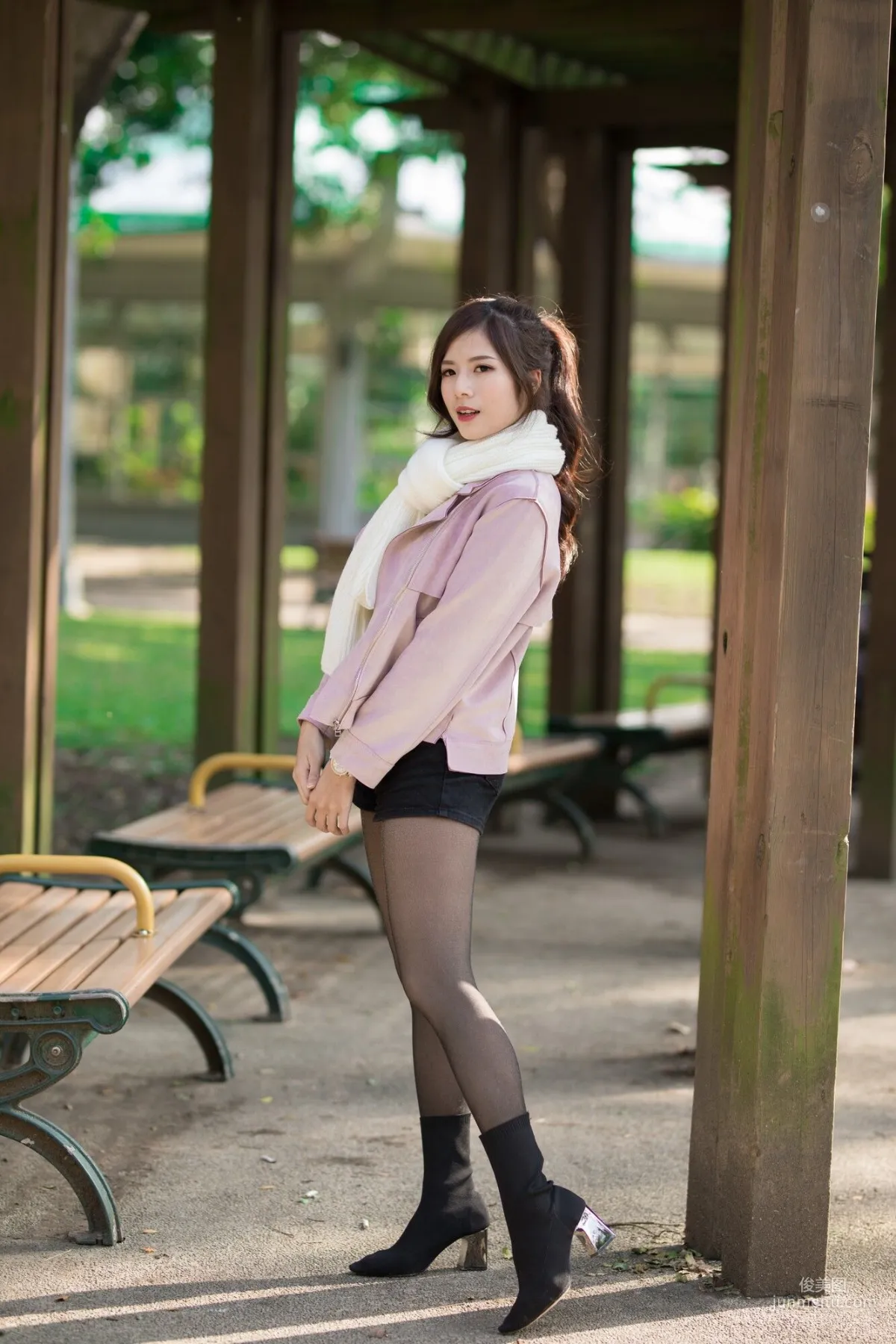 [Taiwan Beauties] Chubby Fang - 3 Outfits Black Stockings Street Snap Photo Set photo 5