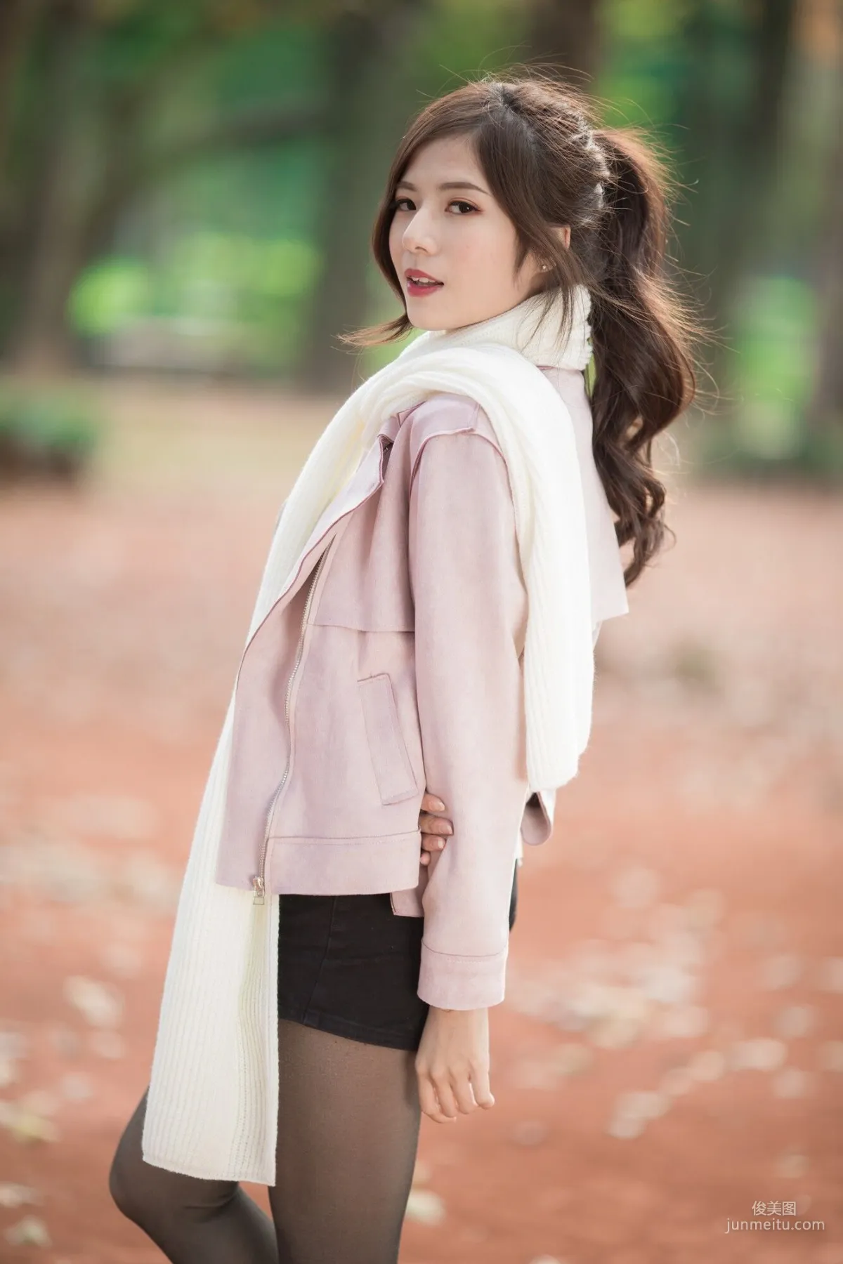 [Taiwan Beauties] Chubby Fang - 3 Outfits Black Stockings Street Snap Photo Set photo 24