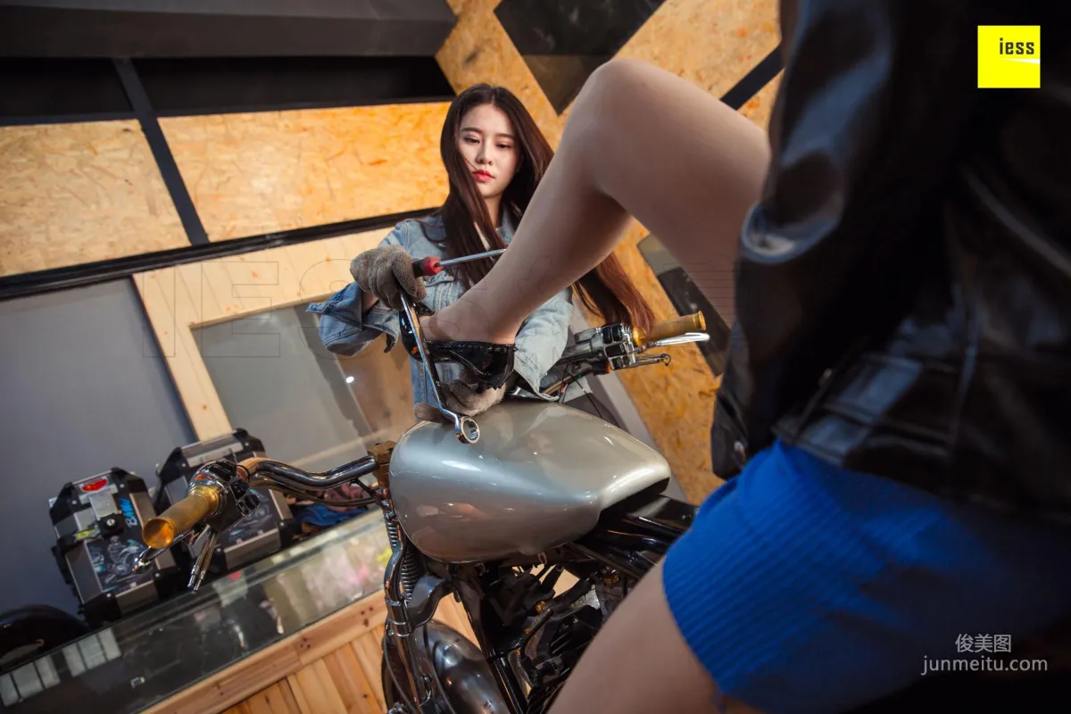 DJ and Jiajia, Collector's Edition Motorcycle Love [IESS] Devil Wednesday Special Issue 21 Photo Set photo 50