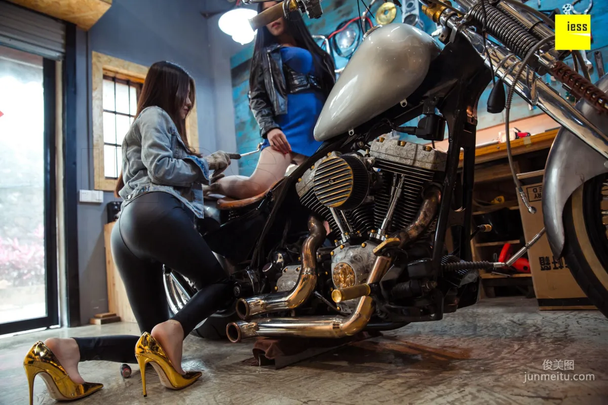 DJ and Jiajia, Collector's Edition Motorcycle Love [IESS] Devil Wednesday Special Issue 21 Photo Set photo 32
