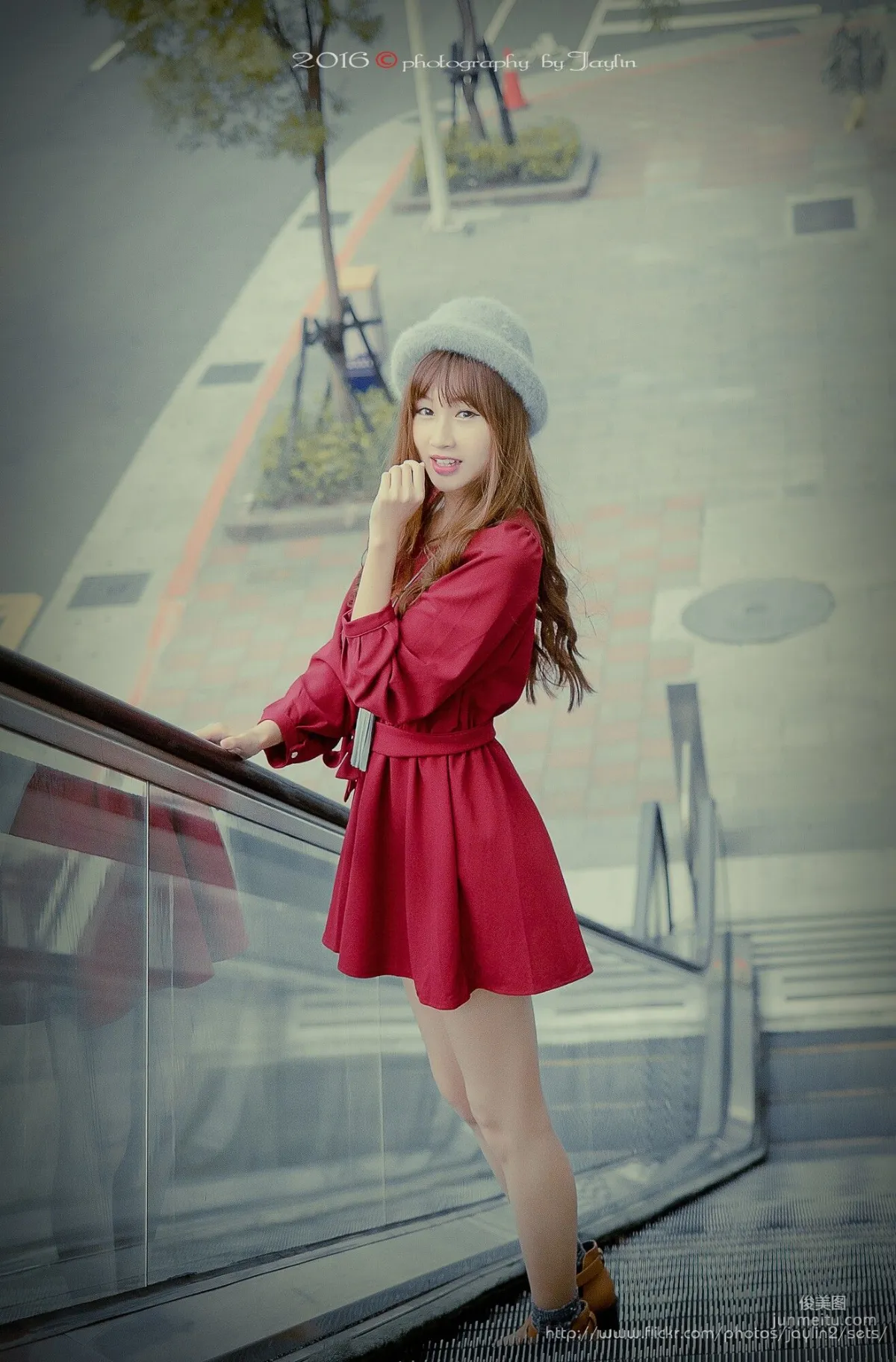 [Taiwan Beauties] Qiqi, Outdoor Shoot Three Outfits Photo Set photo 23