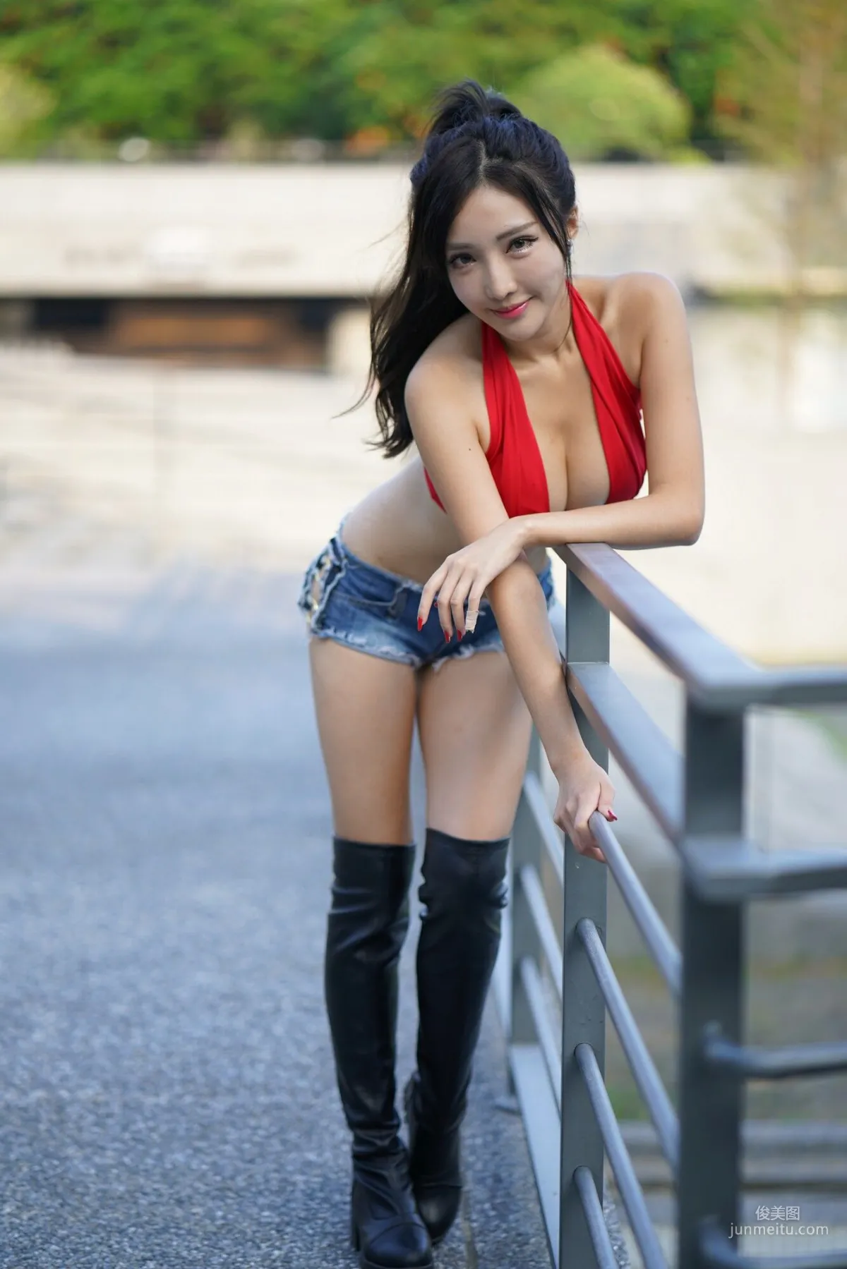 [Taiwan Beauties] Zhao Yun Syuan, Taichung Art Museum Denim Long Boots Street Snap Photo Set photo 30