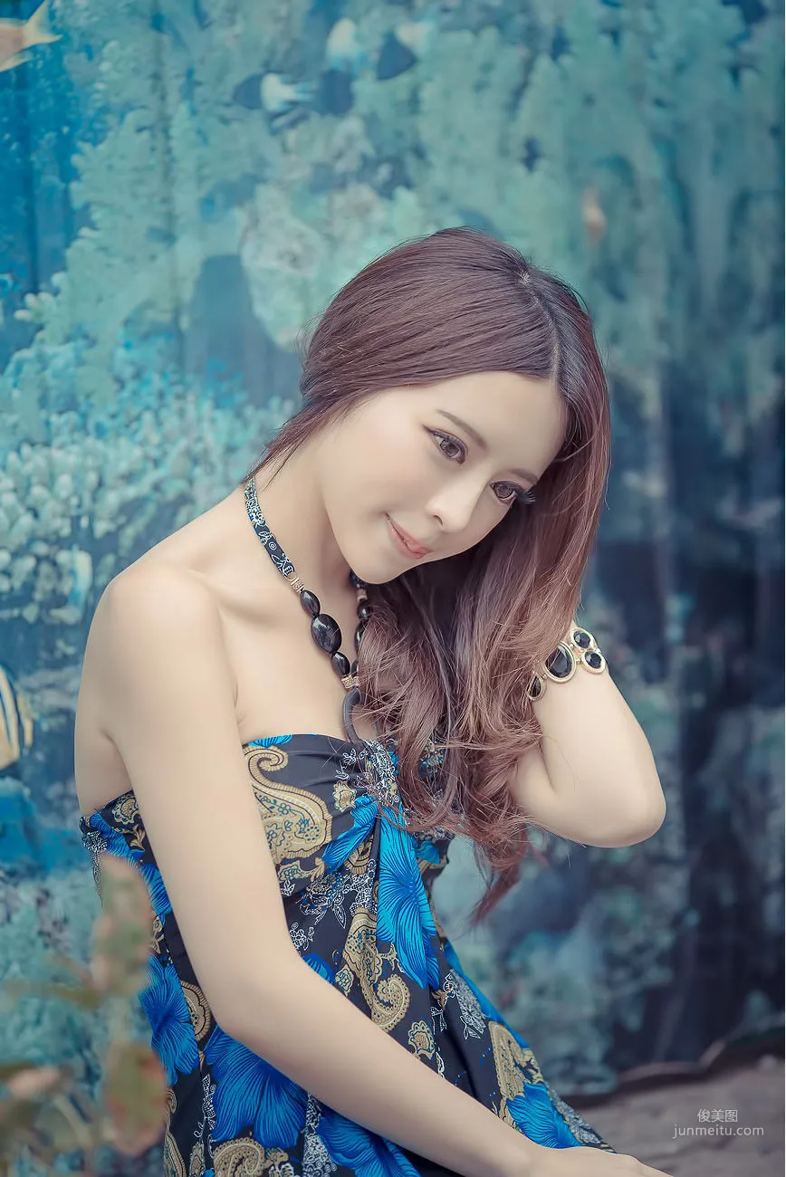 [台灣正妹] 大眼正妹張齊郡《炫彩外拍》寫真集 44