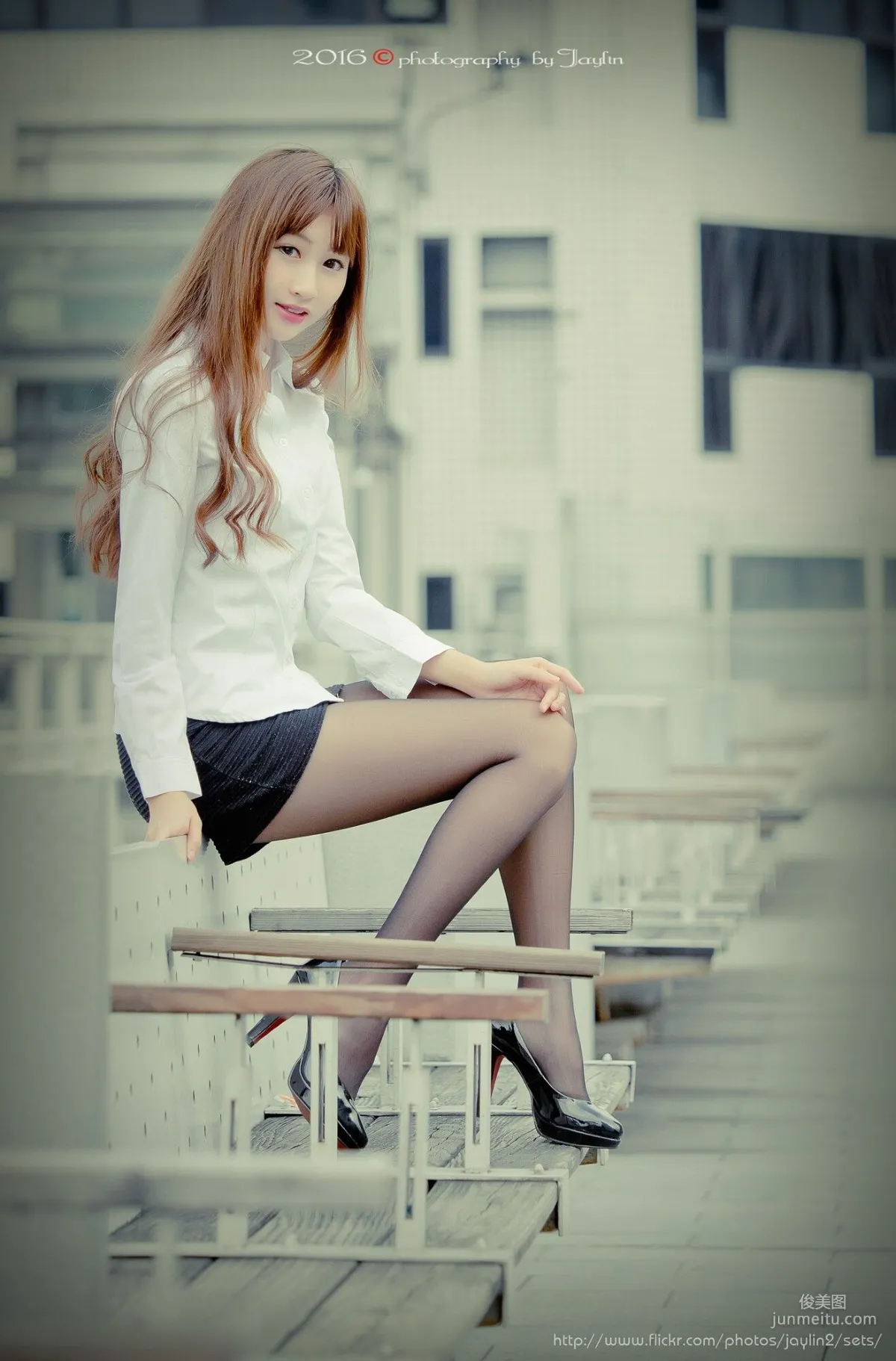 [Taiwan Beauties] Qiqi, Outdoor Shoot Three Outfits Photo Set photo 9