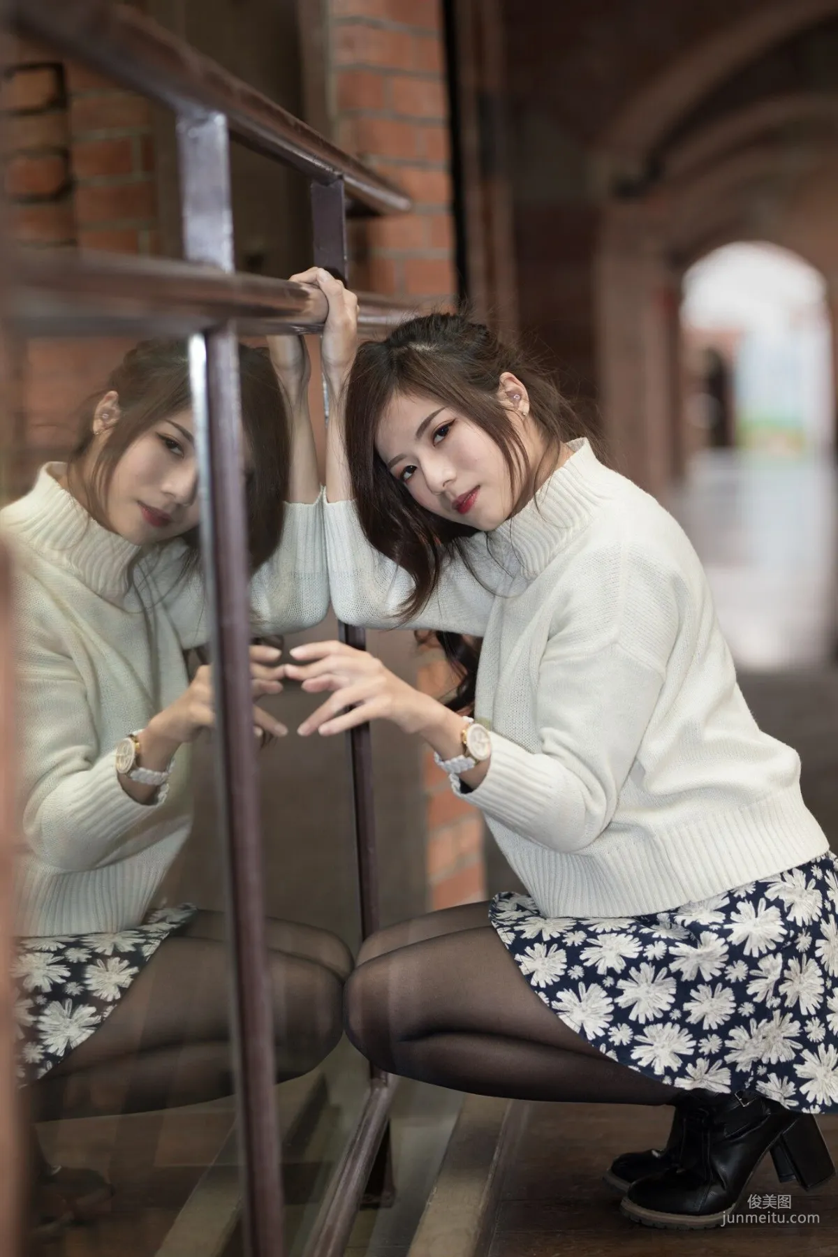 [Taiwan Beauties] Chubby Fang - 3 Outfits Black Stockings Street Snap Photo Set photo 34