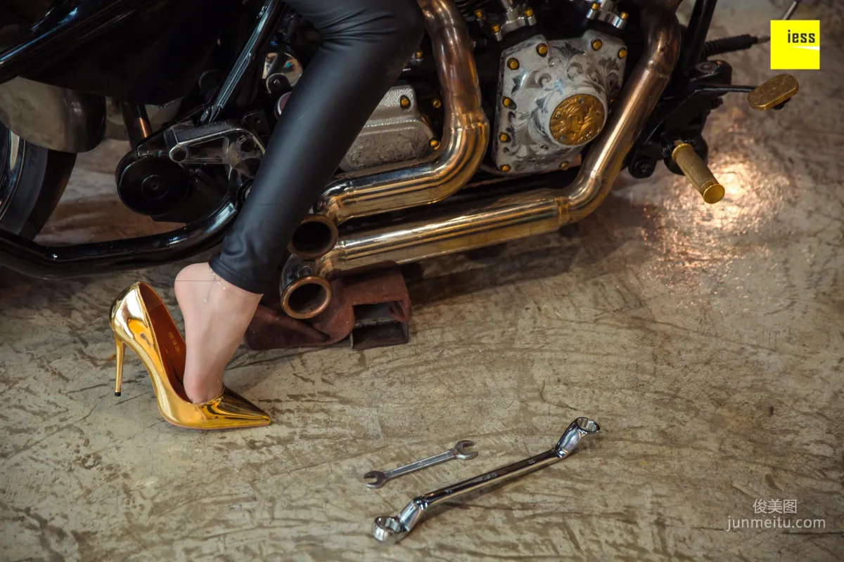 DJ Jiajia Classic Motorcycle Love [IESS] Devil Wednesday Special Issue 22 Photo Set photo 39