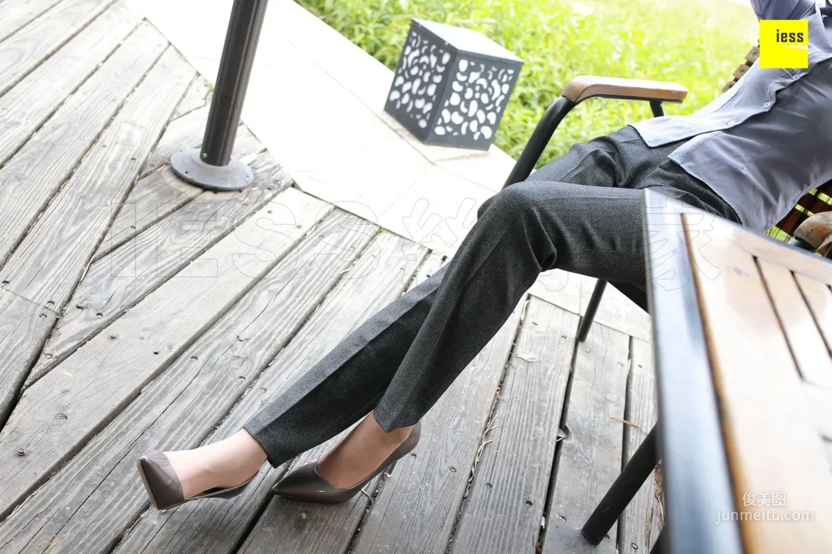 Shuang Shuang, Mature Woman Short Stockings and Suit Pants [IESS] Silk Enjoyer 231 Photo Set photo 40