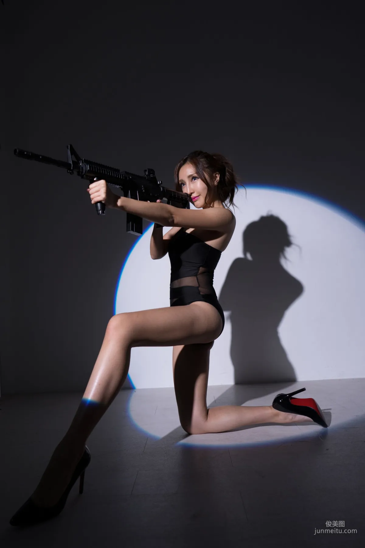 [Taiwan Beauties] Zhao Yun Syuan, Beautiful Gunner + Sexy Lingerie Photo Collection photo 25