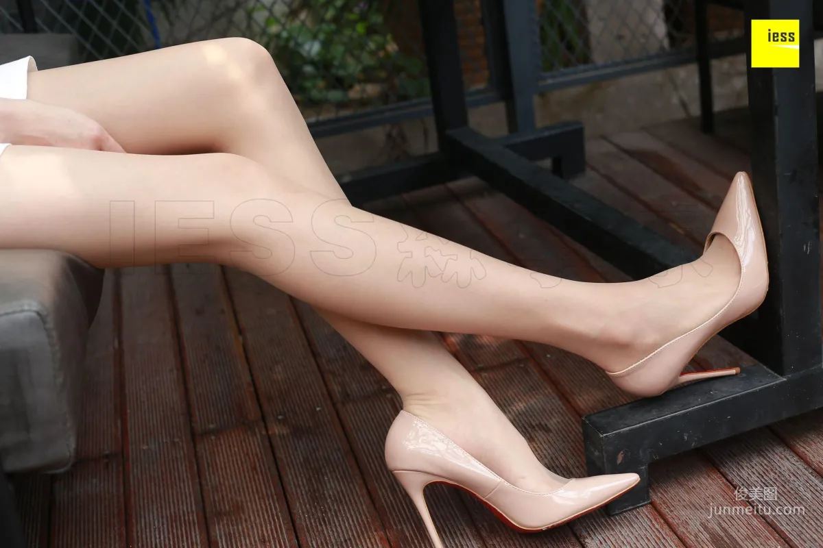 Shuang Shuang, Sister Shuang Interprets Classic Nude High Heels [IESS] Silk Enjoyer 221 Photo Set photo 33