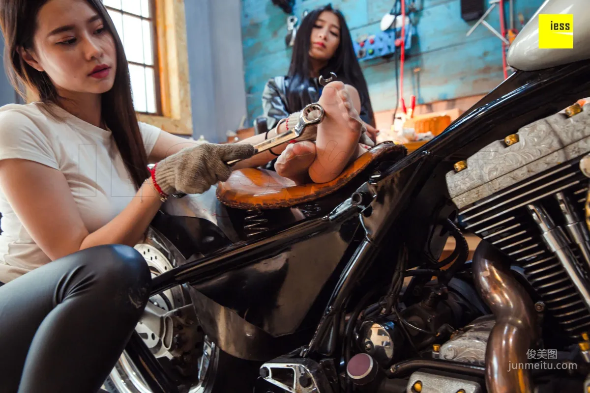DJ Jiajia Classic Motorcycle Love [IESS] Devil Wednesday Special Issue 22 Photo Set photo 2