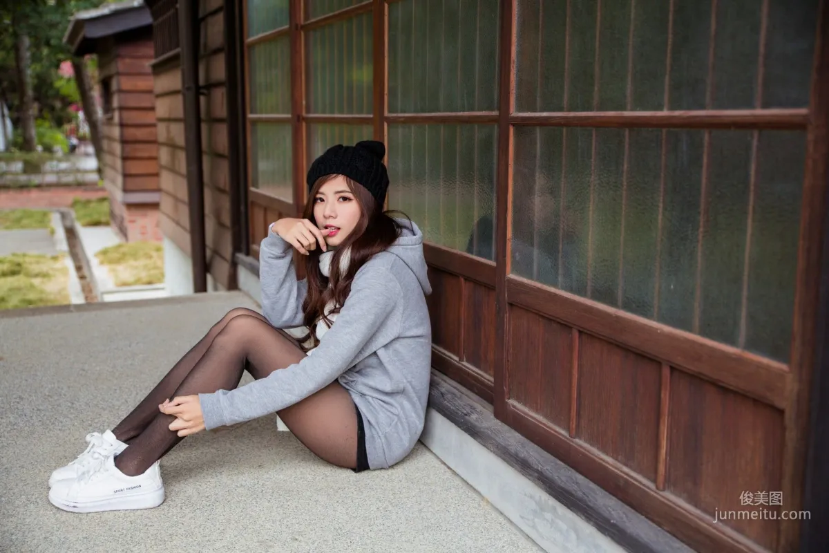 [Taiwan Beauties] Chubby Fang - 3 Outfits Black Stockings Street Snap Photo Set photo 11