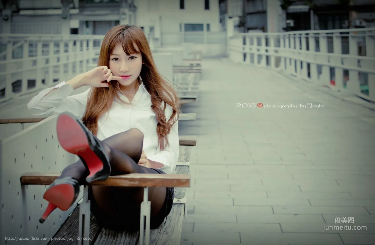 [Taiwan Beauties] Qiqi, Outdoor Shoot Three Outfits Photo Set photo 11