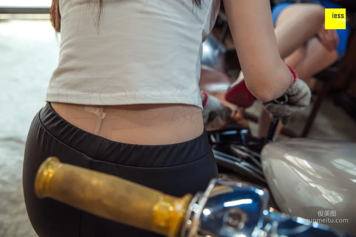 DJ and Jiajia, Collector's Edition Motorcycle Love [IESS] Devil Wednesday Special Issue 21 Photo Set photo 92