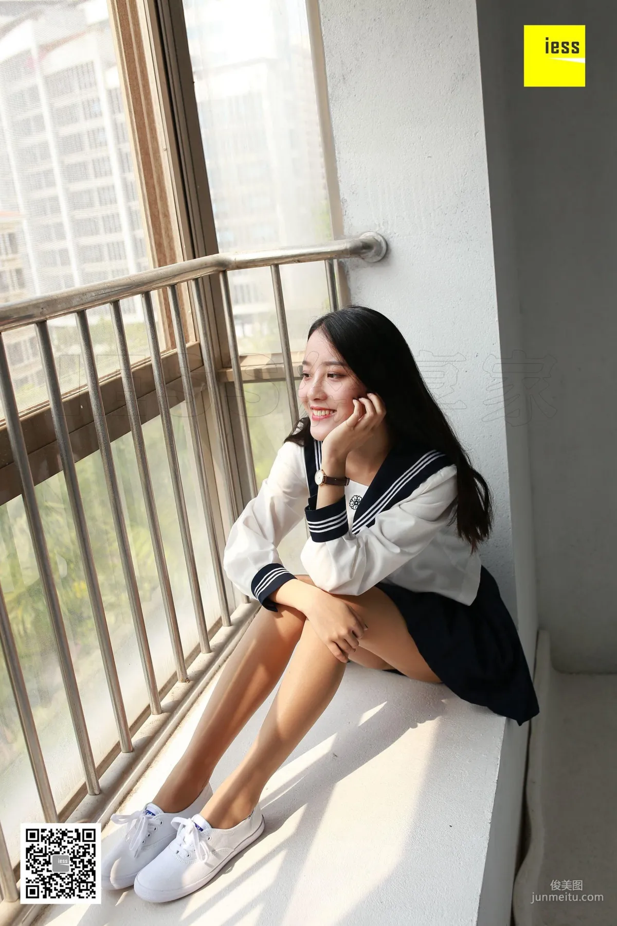 婉萍 《第一次涂指甲油的婉萍》 [异思趣向IESS] 丝享家216 写真集1