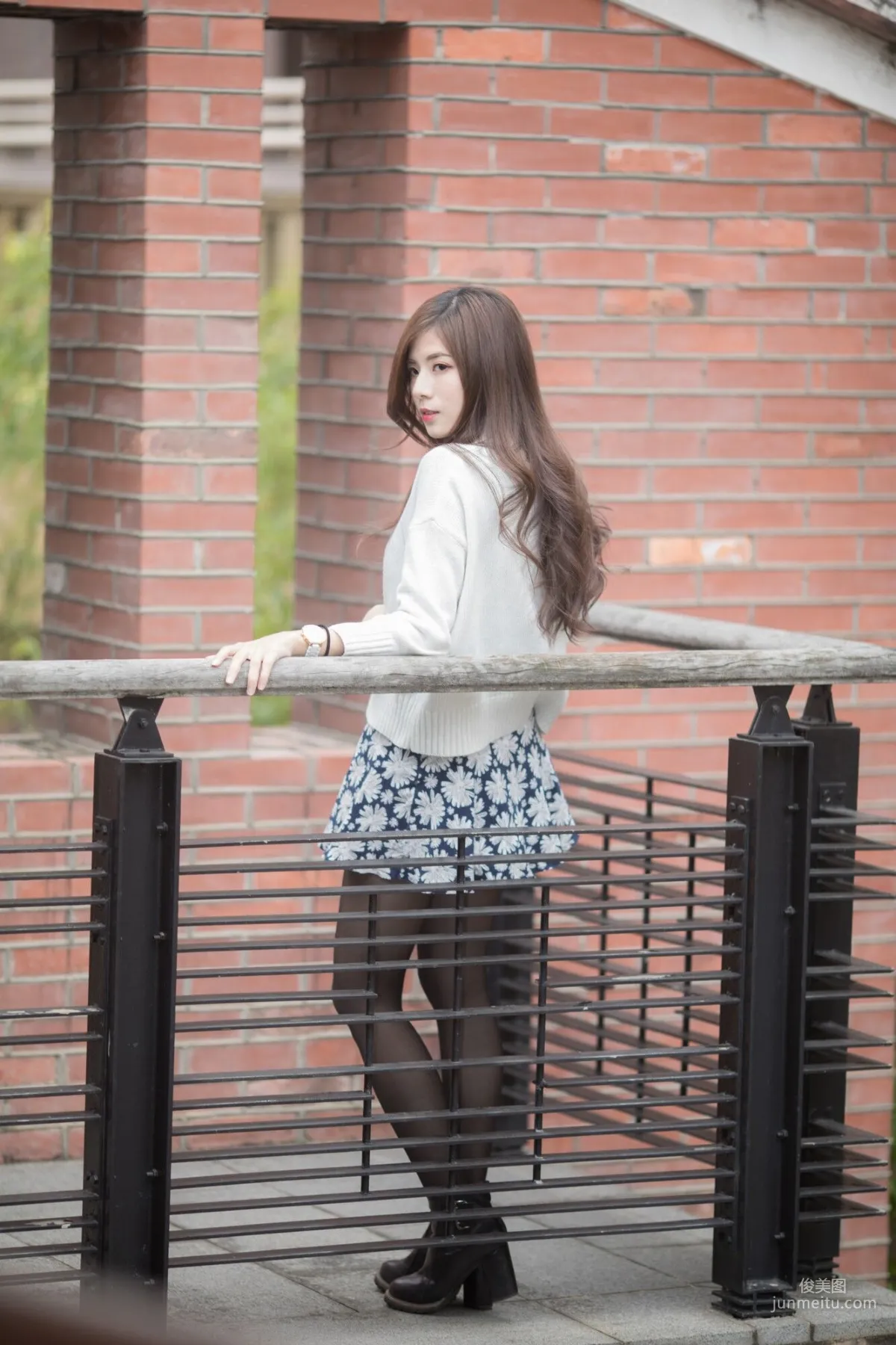 [Taiwan Beauties] Chubby Fang - 3 Outfits Black Stockings Street Snap Photo Set photo 45