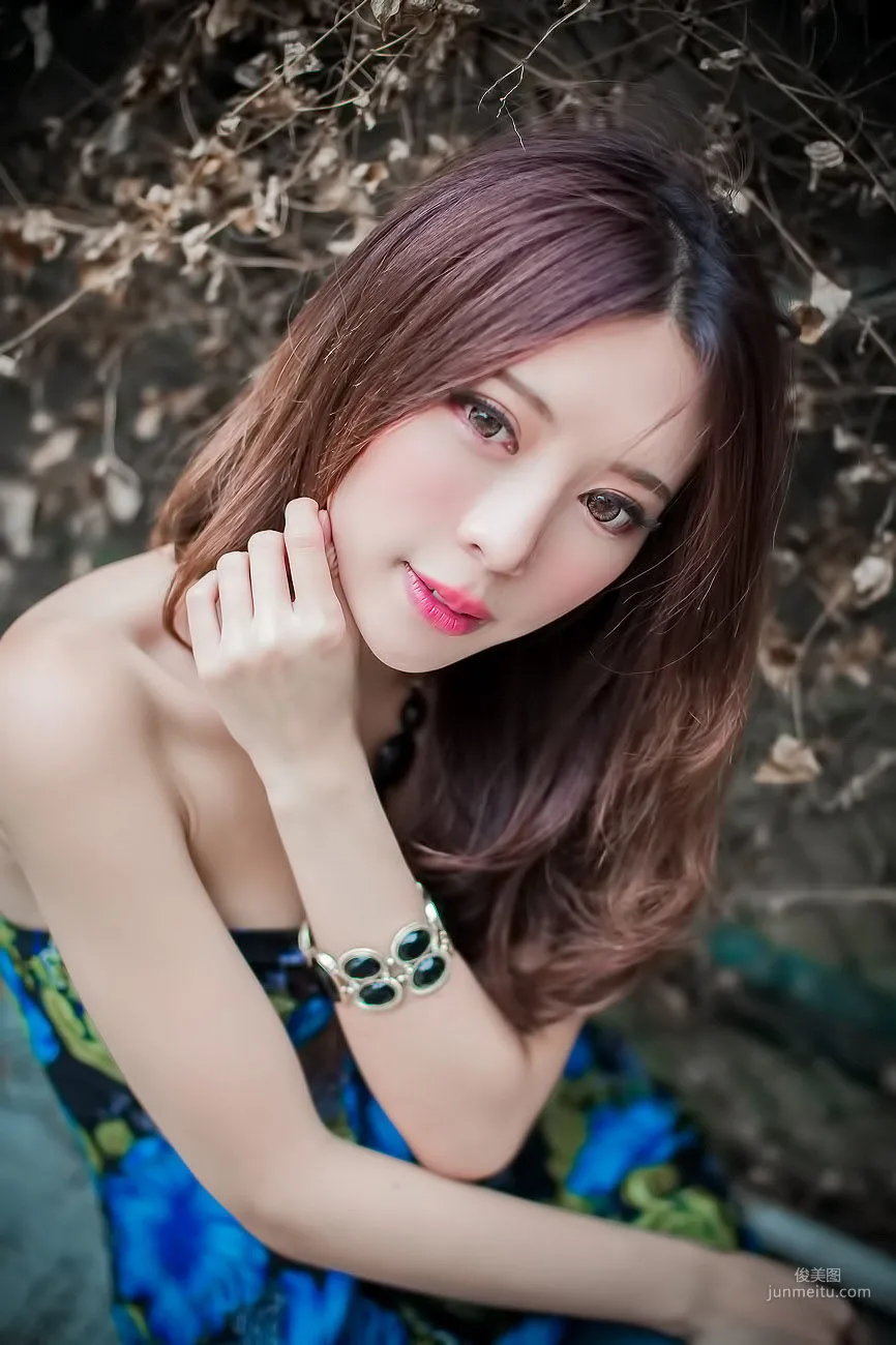 [台灣正妹] 大眼正妹張齊郡《炫彩外拍》寫真集 65