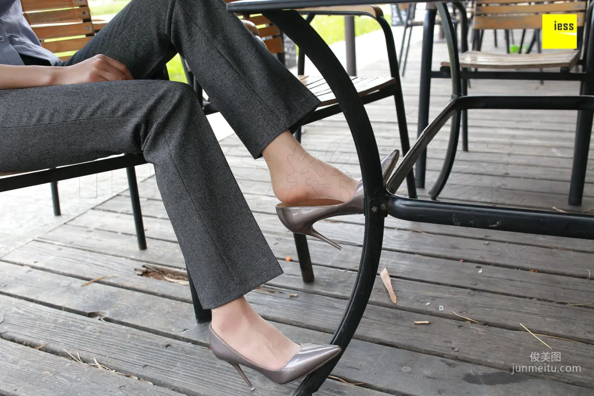 Shuang Shuang, Mature Woman Short Stockings and Suit Pants [IESS] Silk Enjoyer 231 Photo Set photo 26