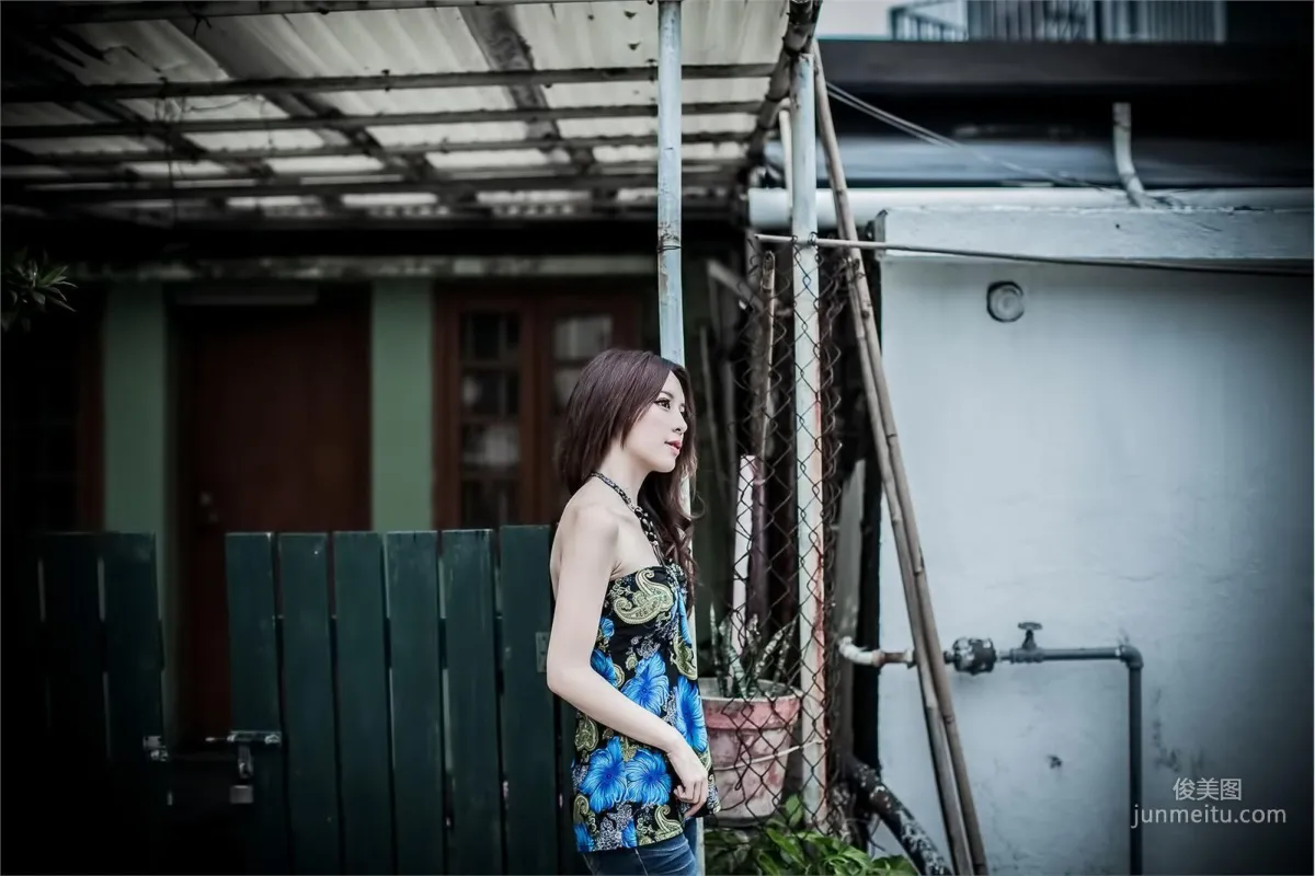 [台灣正妹] 大眼正妹張齊郡《炫彩外拍》寫真集 56