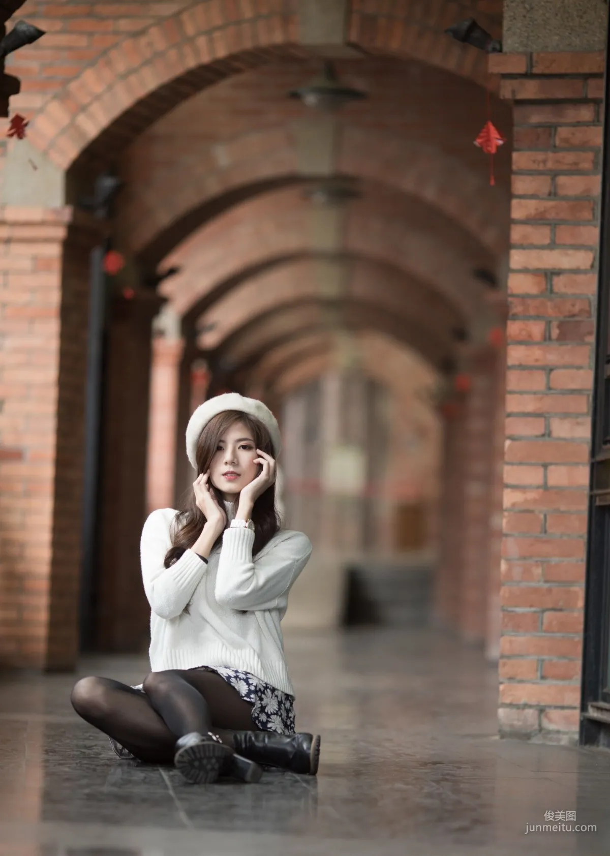 [Taiwan Beauties] Chubby Fang - 3 Outfits Black Stockings Street Snap Photo Set photo 18