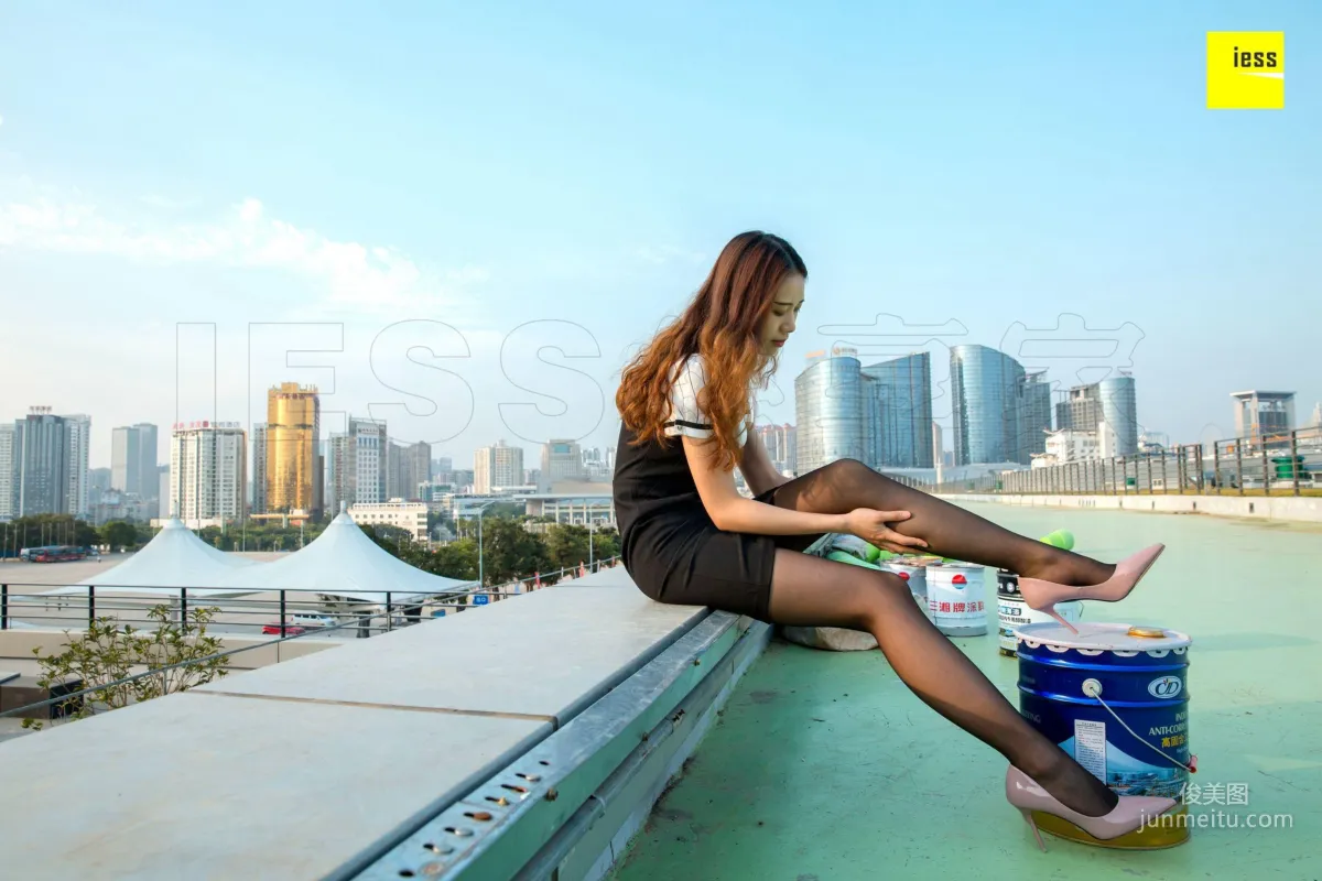 Nuan Nuan "Look! There's a Black Stockings Girl on the Rooftop" [IESS] Silk Enjoyer 237 Photo Set photo 78