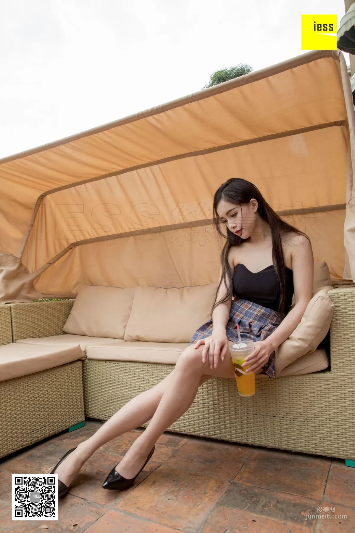 Xiao Yu, Outdoor Cool Down With an Internet Celebrity [IESS] Silk Enjoyer 234 Photo Set photo 38