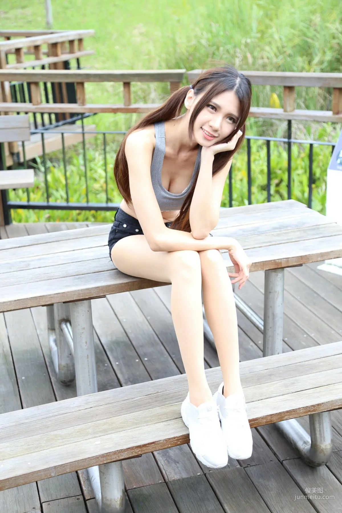 [Taiwan Beauties] Cai Yixin, Sports Uniform Outdoor Shoot (Hot Pants and Sheer Stockings) Photo Set photo 20