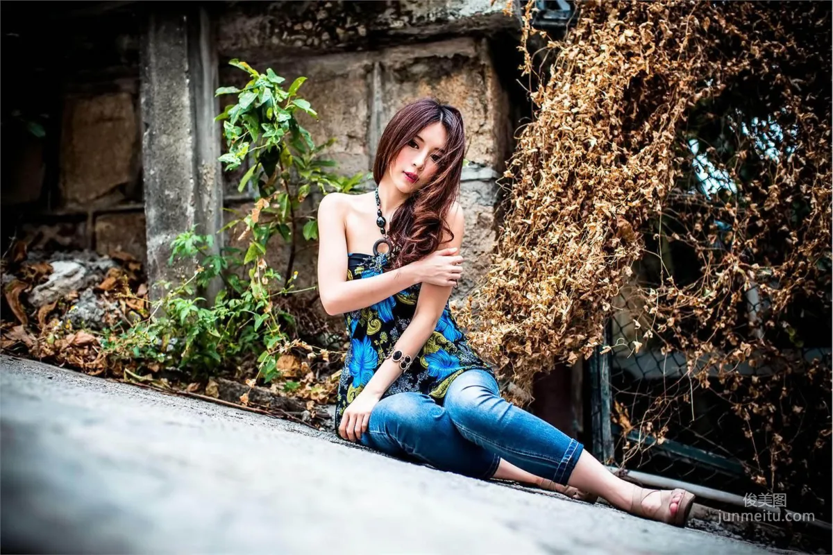 [台灣正妹] 大眼正妹張齊郡《炫彩外拍》寫真集 53
