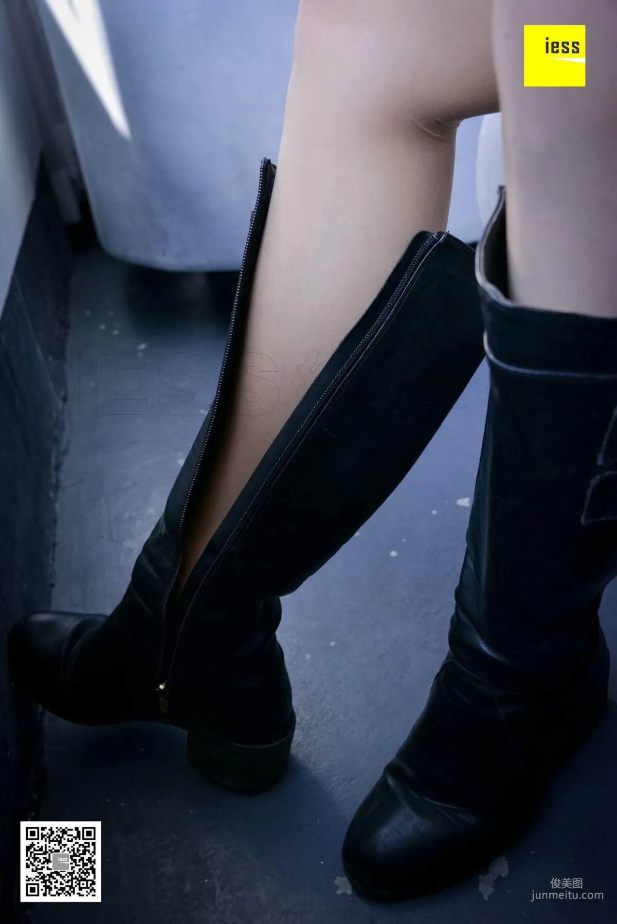 Qiuqiu, Dancing Girl in Leather Boots [IESS] Silk Enjoyer 217 Photo Set photo 39