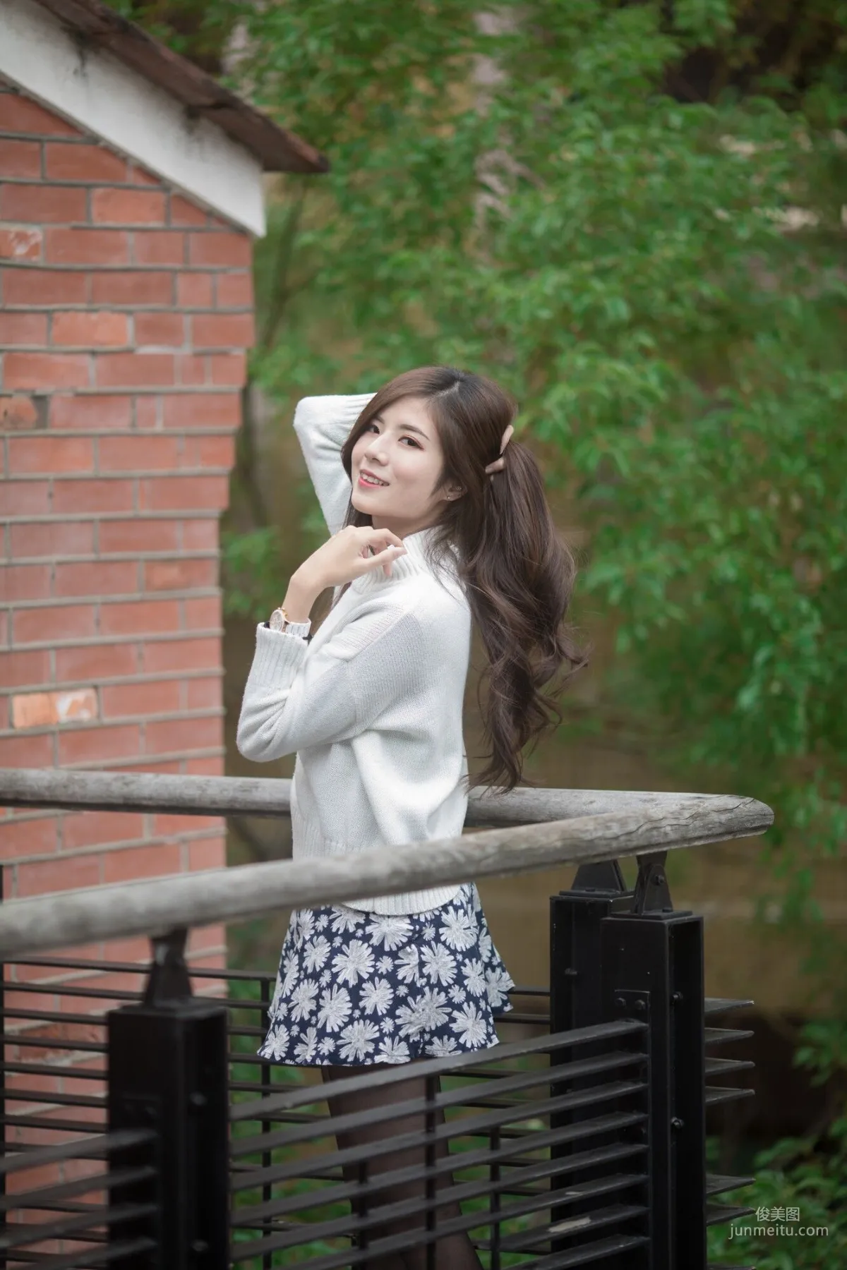 [Taiwan Beauties] Chubby Fang - 3 Outfits Black Stockings Street Snap Photo Set photo 31