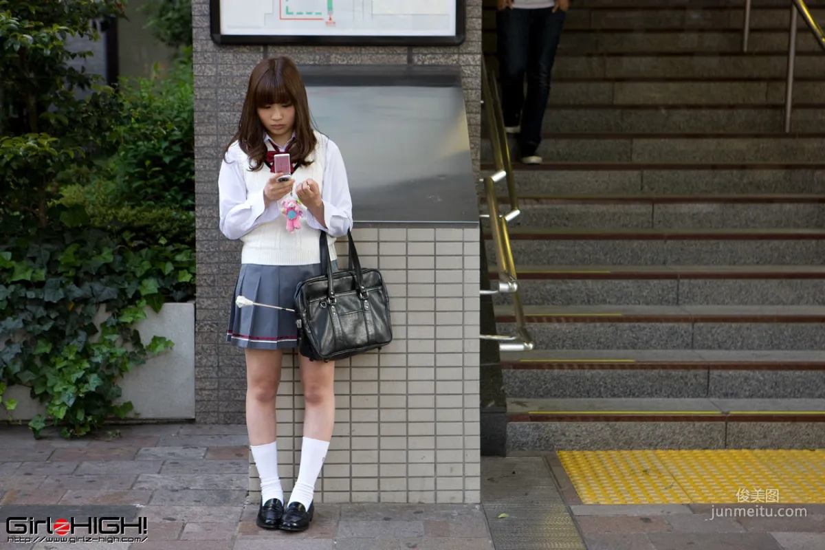 [Girlz-High] Side-B095 Iroha  写真集1