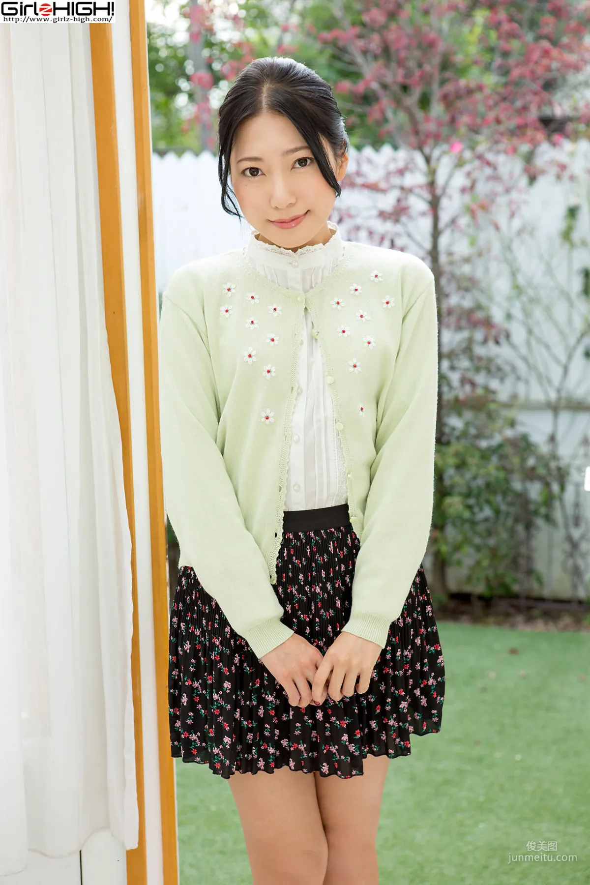 Ui Mita: Girlz-High photo 2