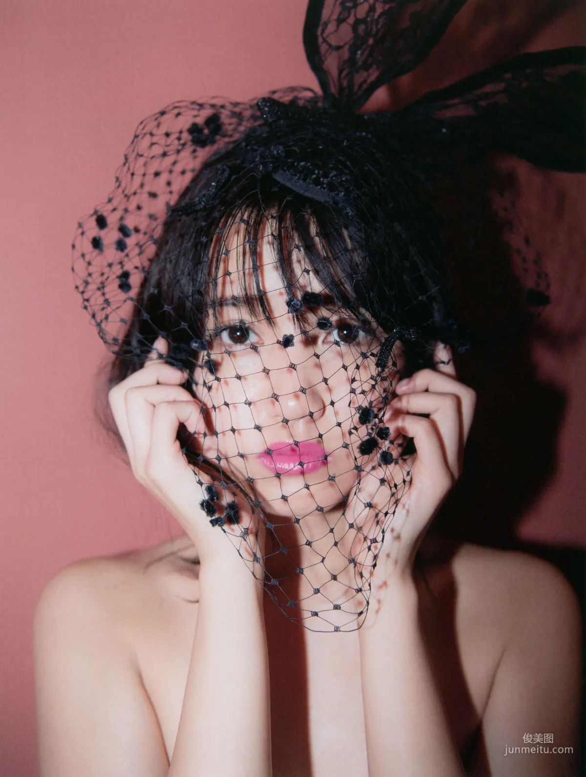 加藤玲奈《誰かの仕業》ファースト写真集 93