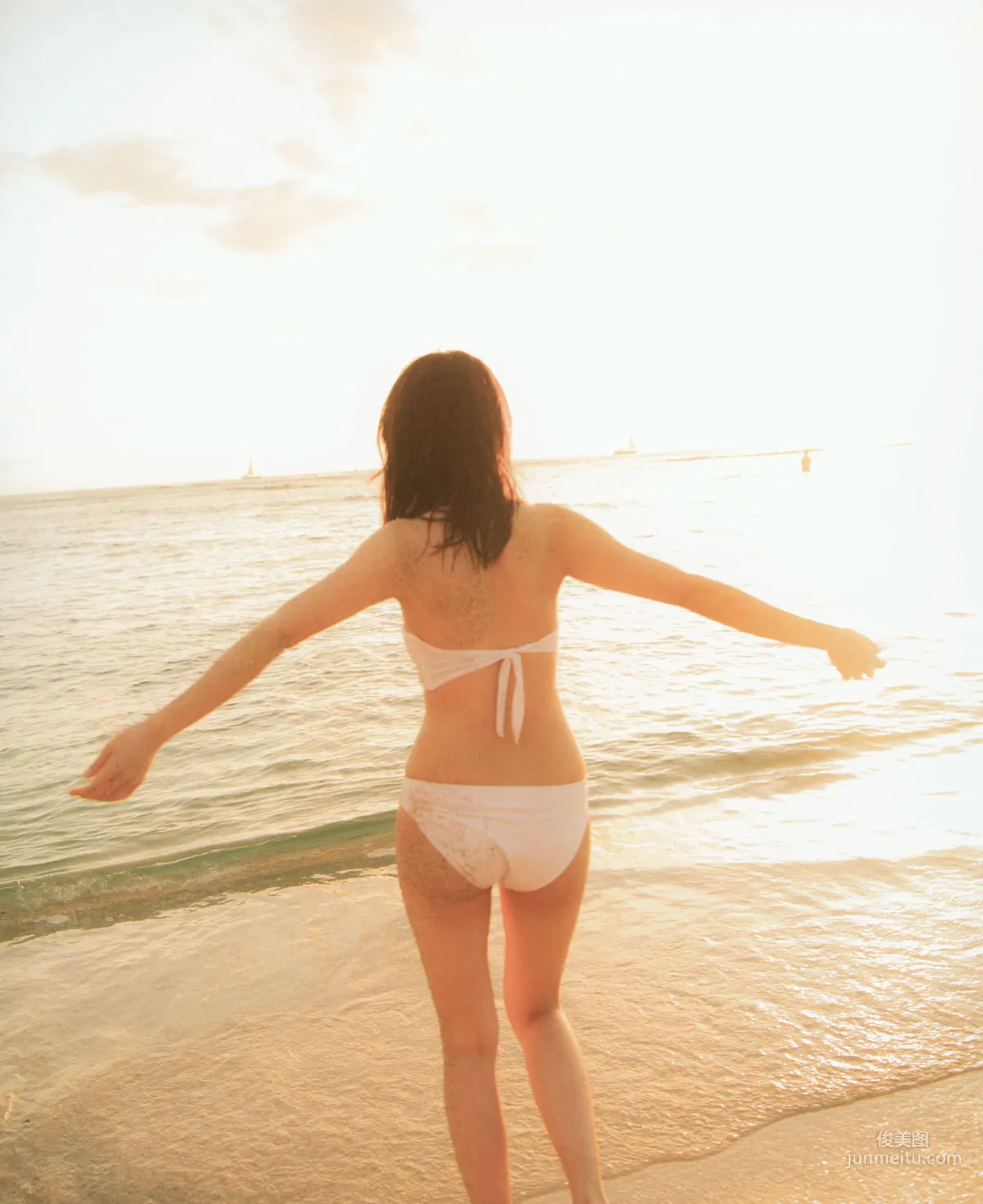 加藤玲奈《誰かの仕業》ファースト写真集 77