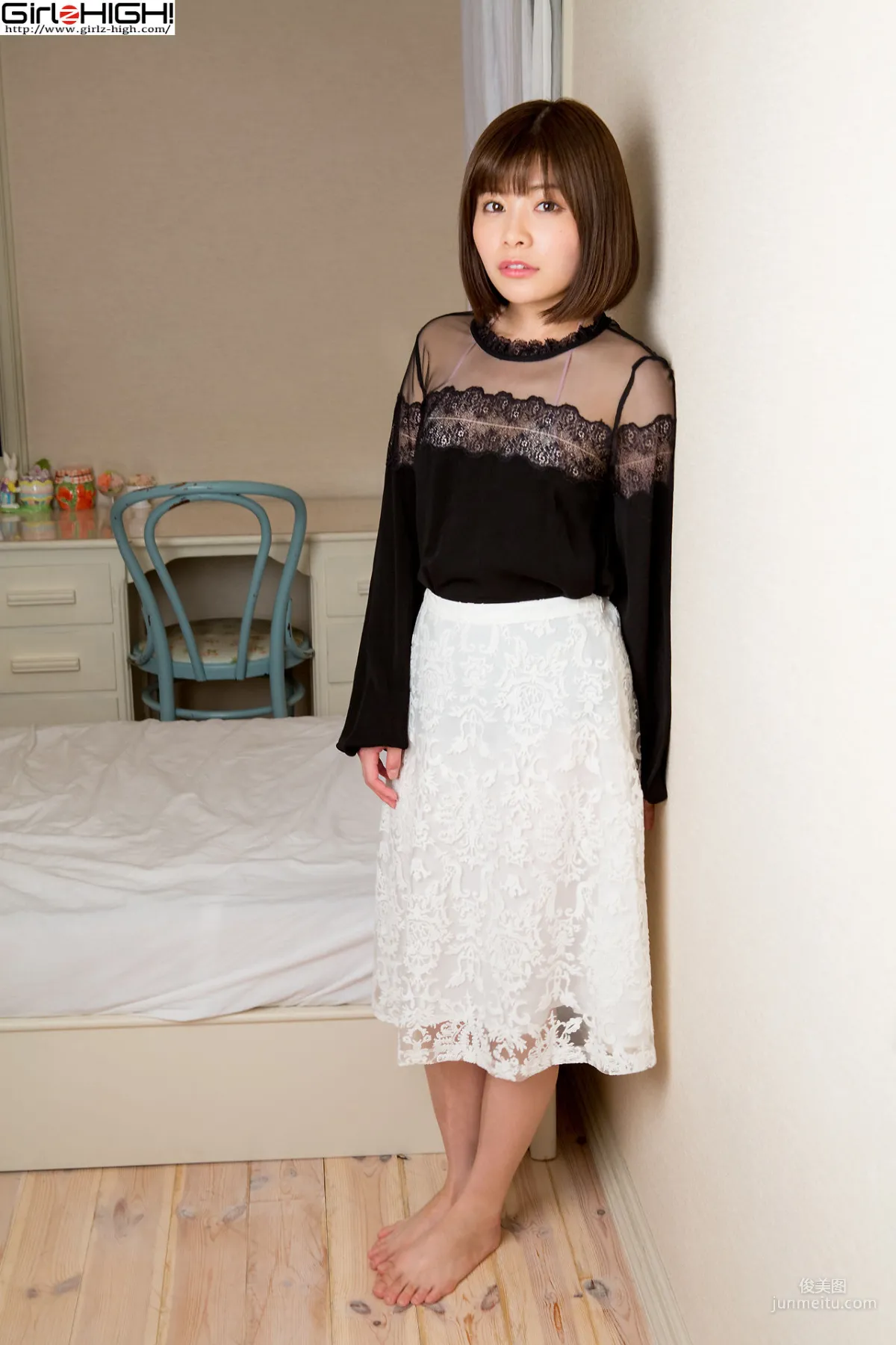 山口里菜子《僕たち（私たち）お尻だ～いすき！》白下着 [Girlz-High] 写真集1