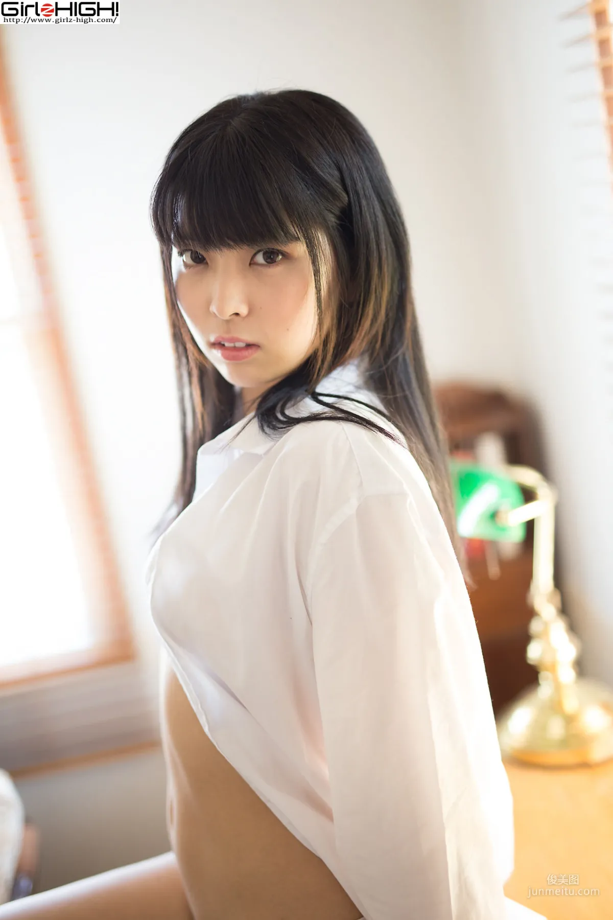望月みはる《はじめまして》Ｙシャツ [Girlz-High] 写真集3