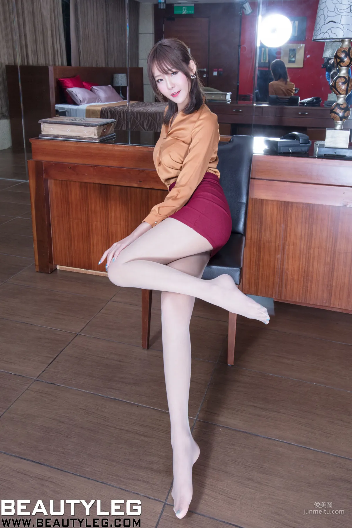 Winnie Xiaoxue, Sailor Suit + OL Uniform Stockings Beautiful Legs [Beautyleg] No.1638 Photo Set photo 22