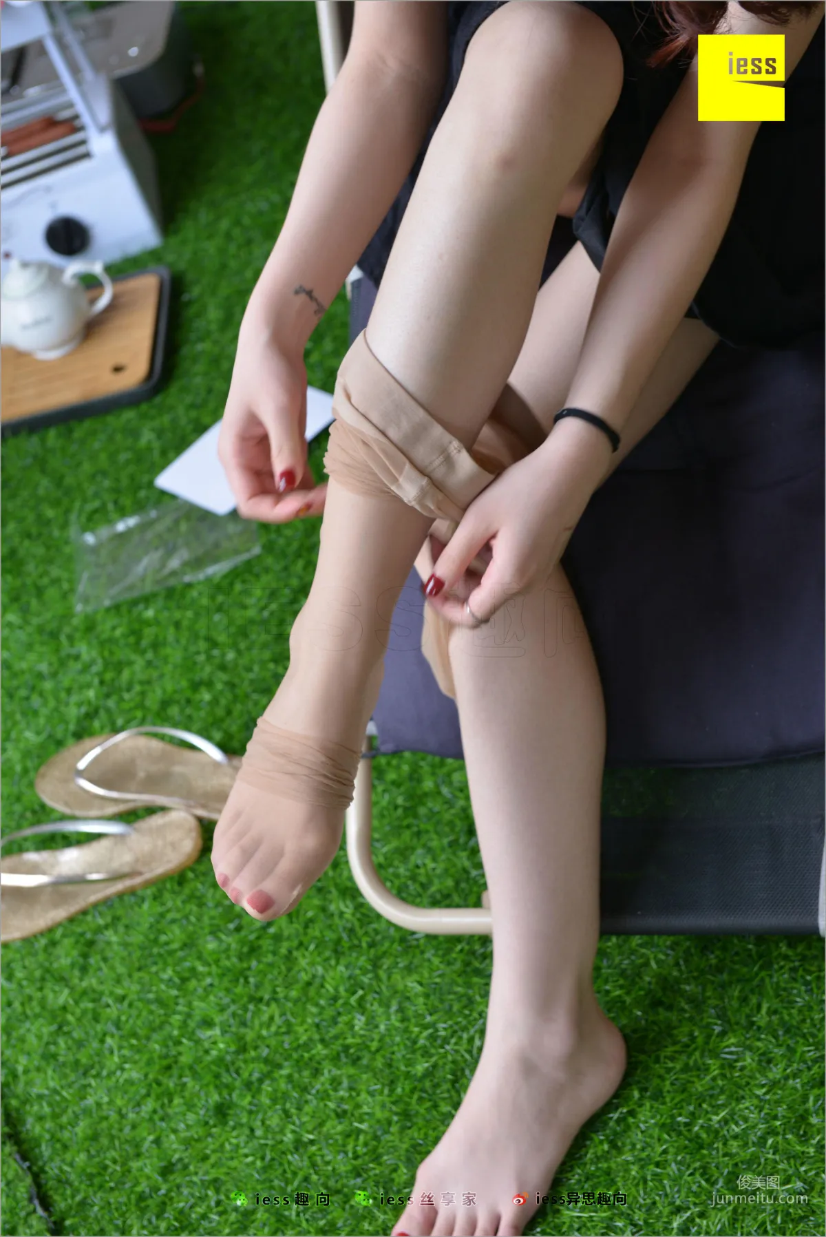 Ming Lijie, Up and Down Enjoyment [IESS] Silk Stockings Bento 234 Photo Set photo 5