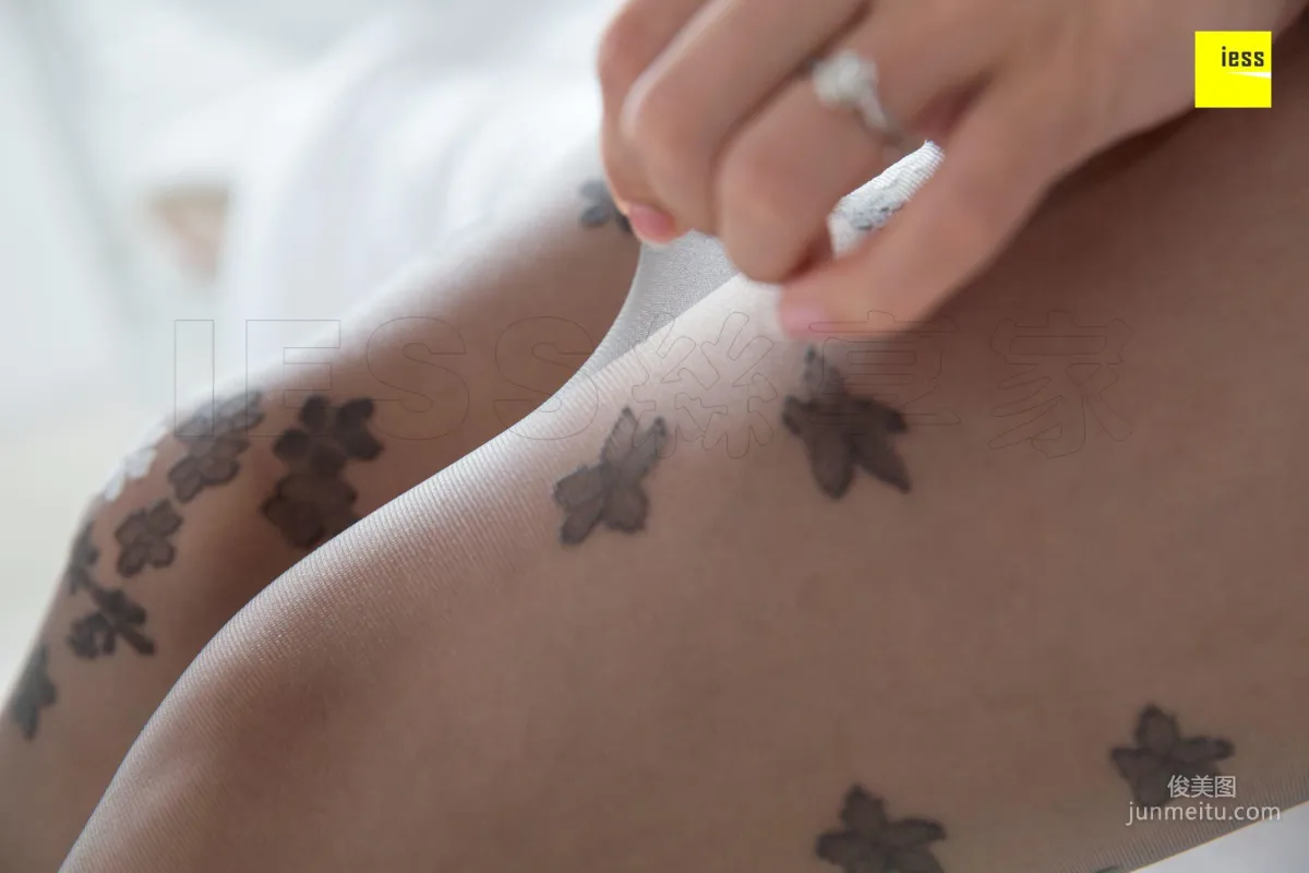 辣妈（君君）《辣妈花朵灰丝》 [异思趣向IESS] 丝享家259 写真集3
