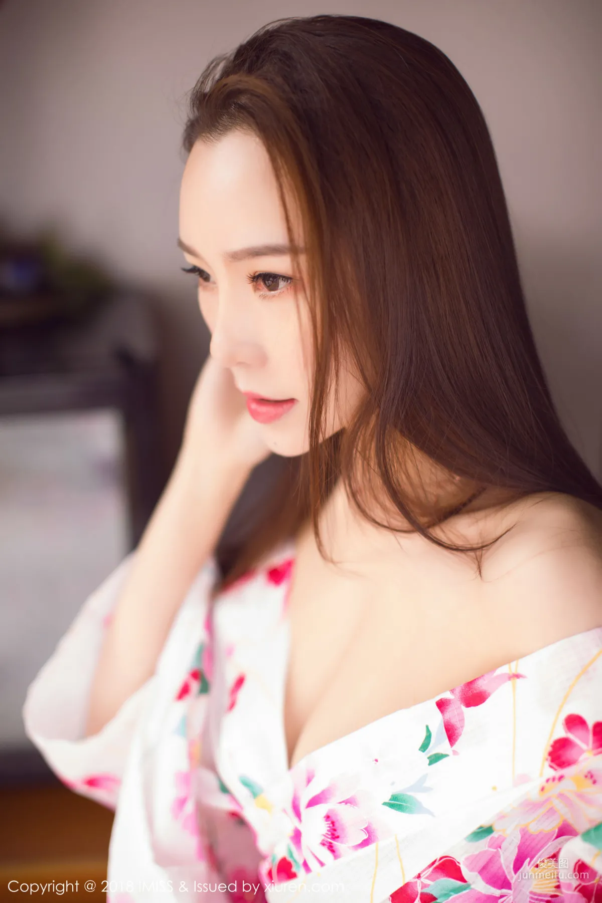 Katrina Low: IMISS Vol. 252 photo 6