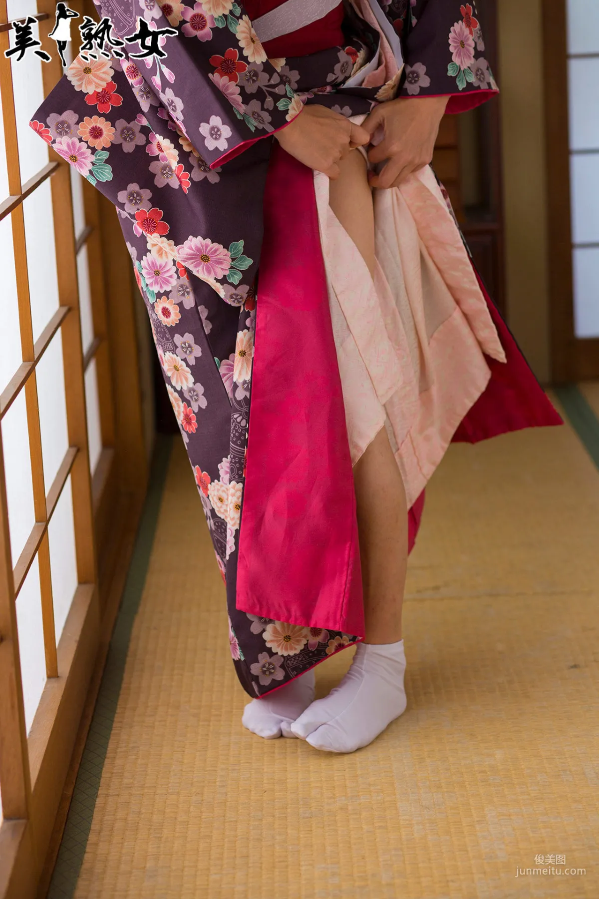 [X-City] Beautiful Mature Woman Gravure "JUKUJO" - Ryo Hitomi Photo Set photo 4